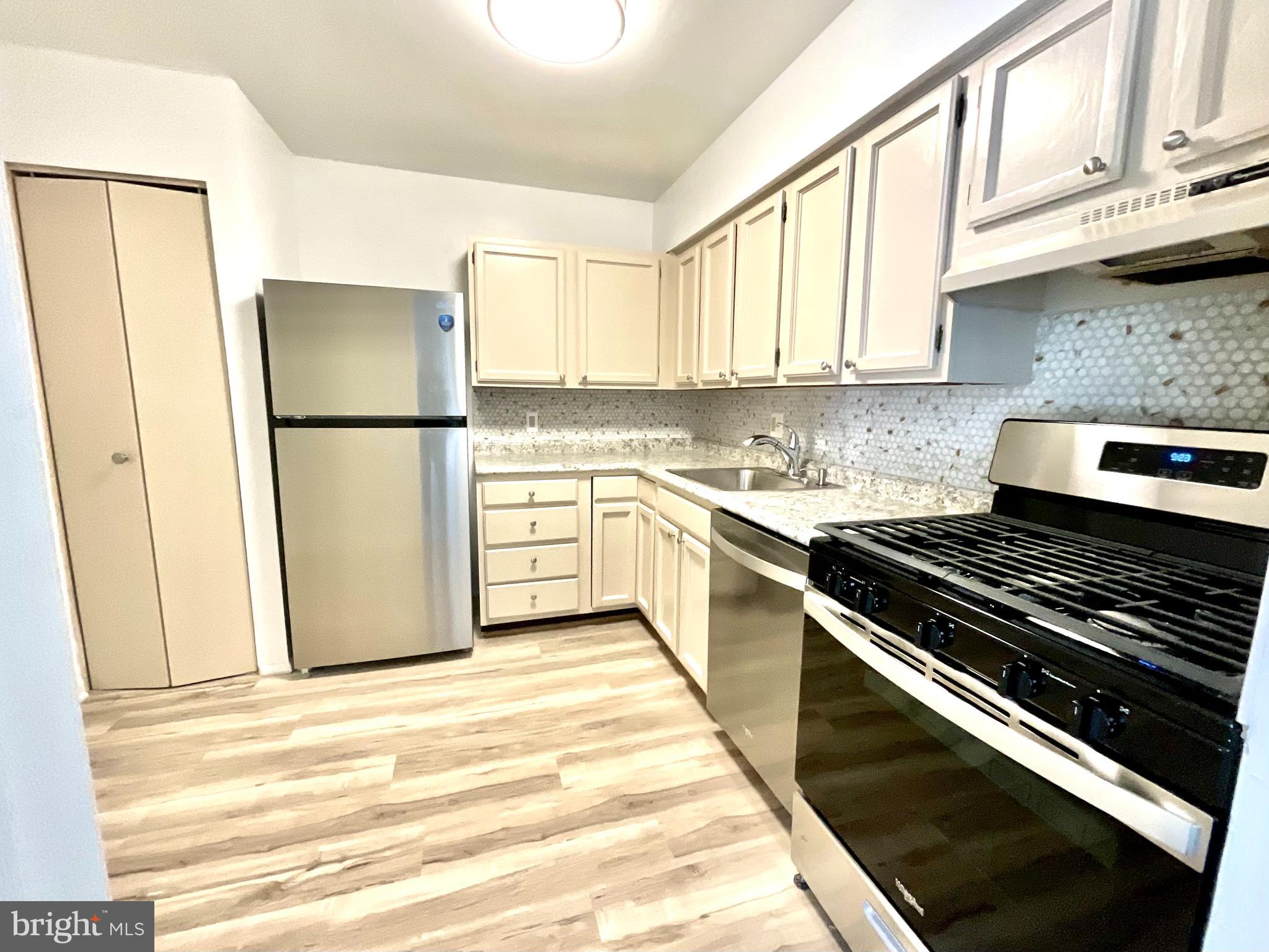 NORTH CREEK VILLAS - Residential