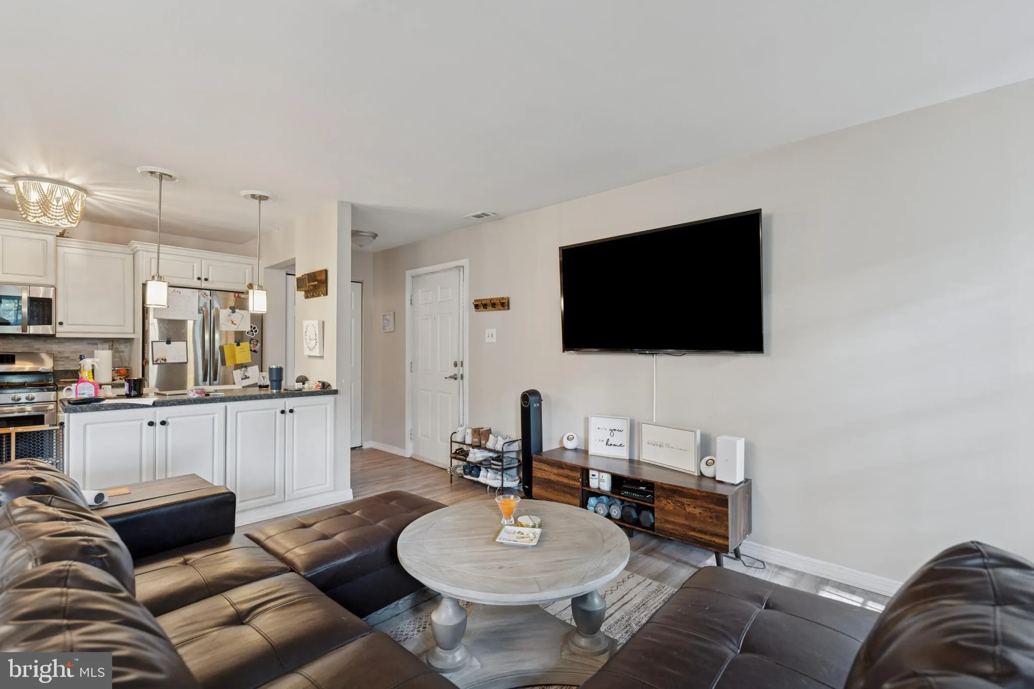 Newtown, Pennsylvania 18940, United States, 2 Bedrooms Bedrooms, ,2 BathroomsBathrooms,Residential,Pending,181419