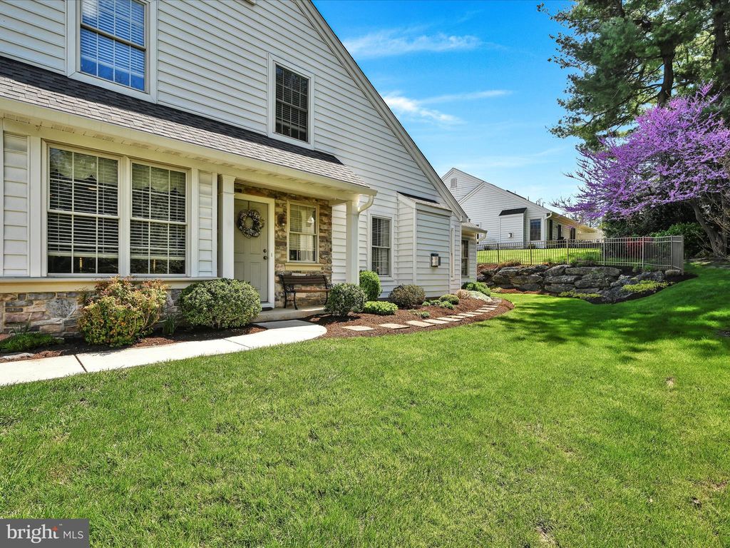 Photo of 6 Mason Court, Lancaster, PA 17602 (MLS # PALA2051896)