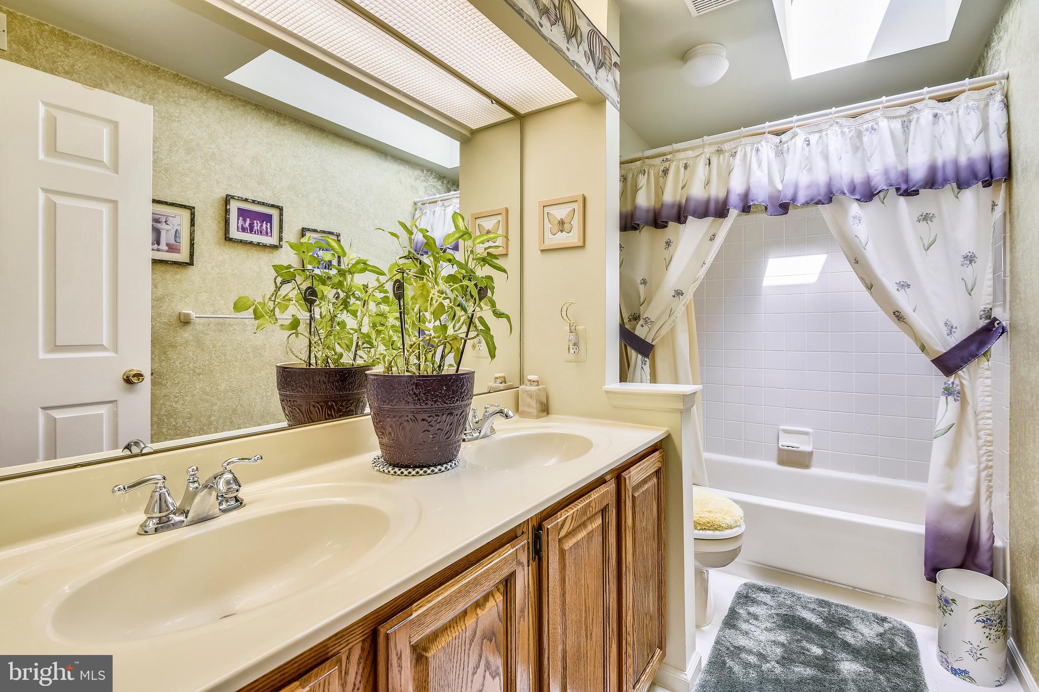 BRITINAY MANOR - Residential