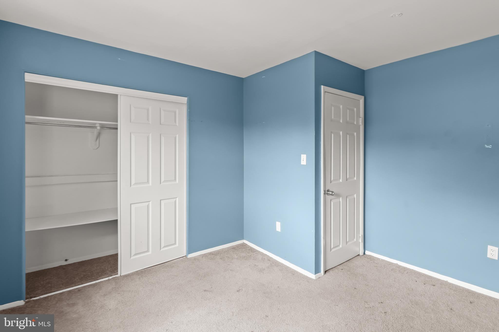 LAURELTON - Residential