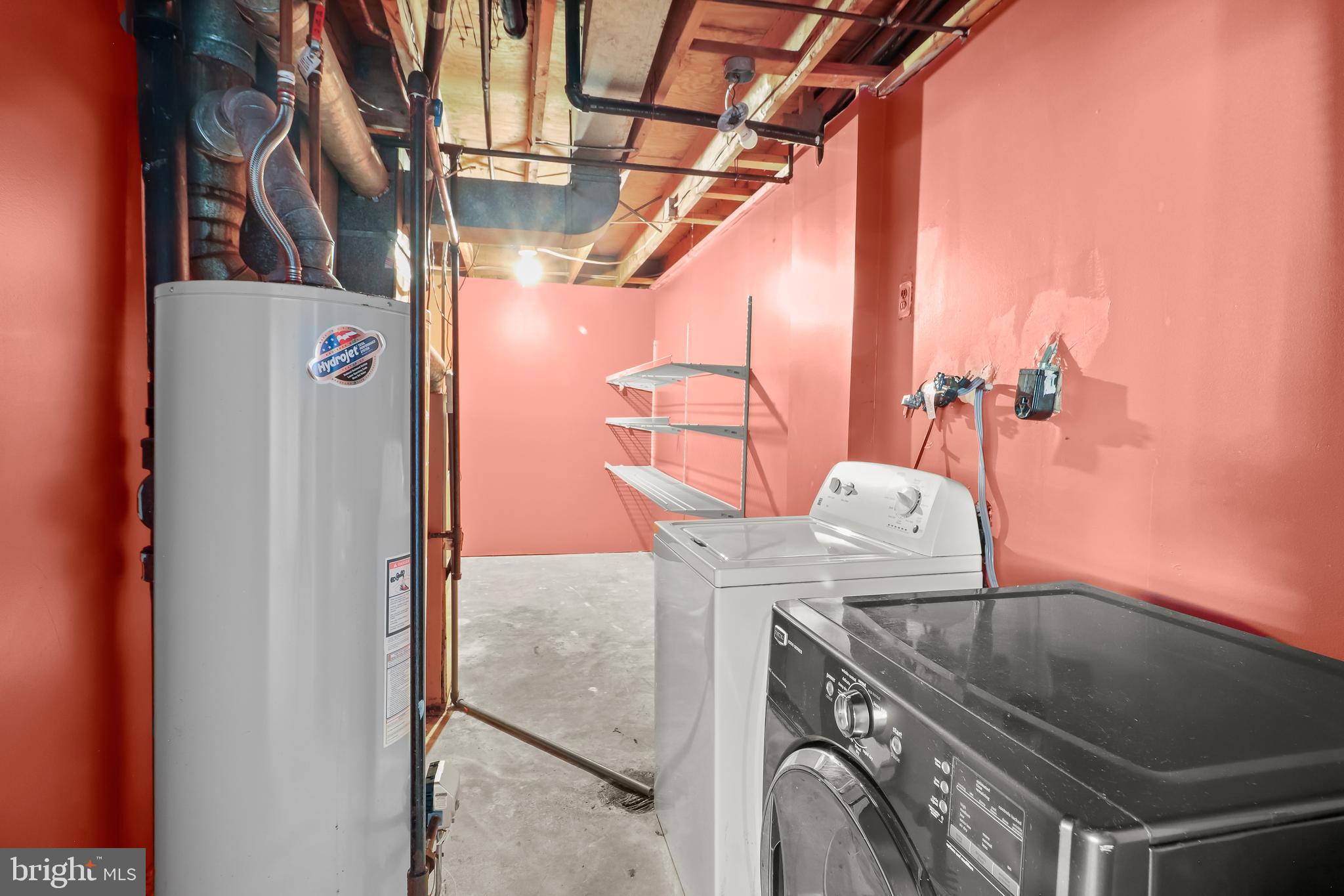 LAURELTON - Residential