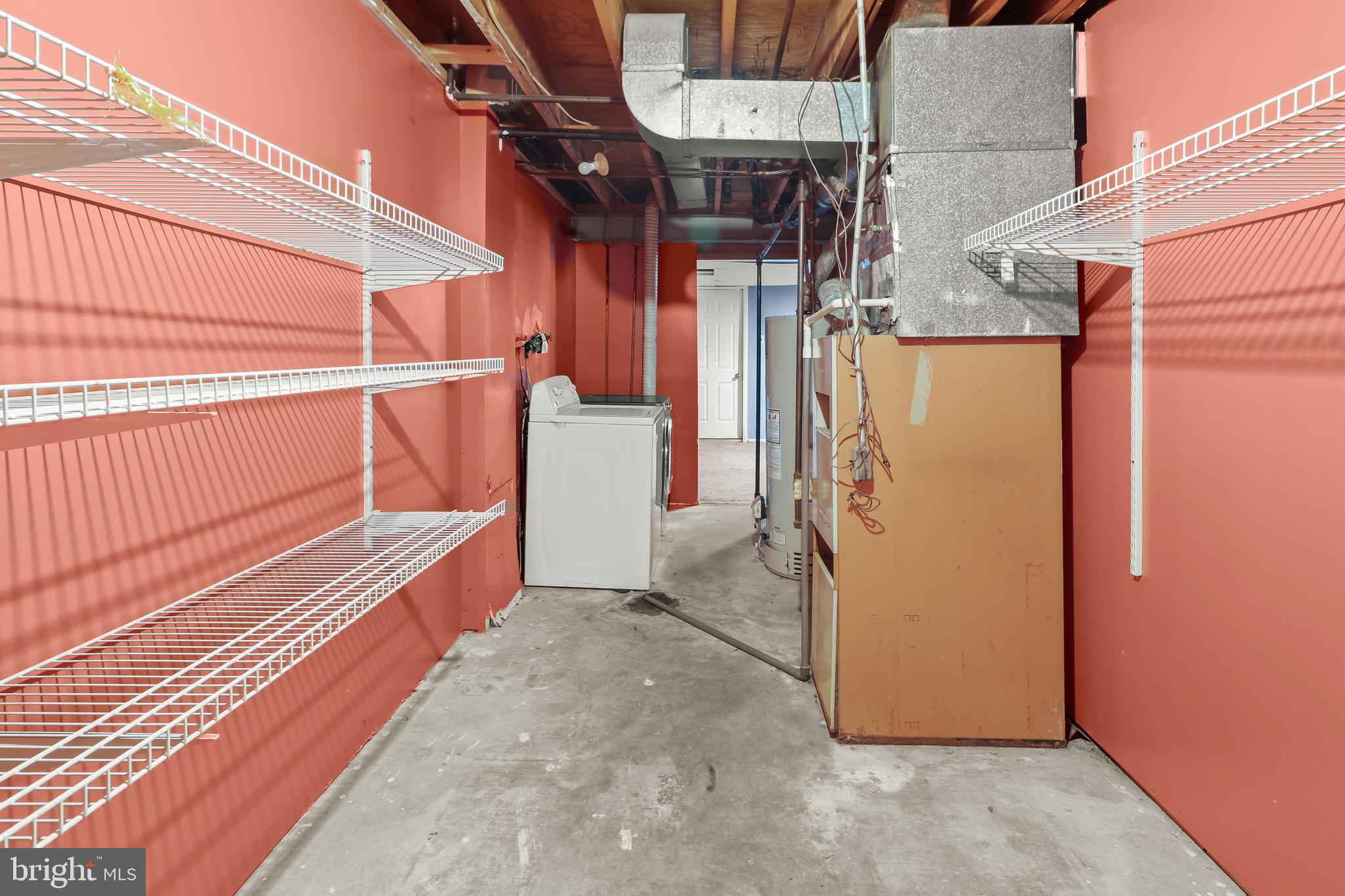 LAURELTON - Residential