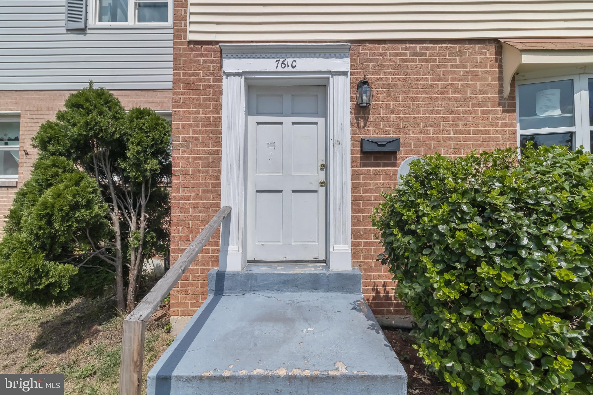 LAURELTON - Residential