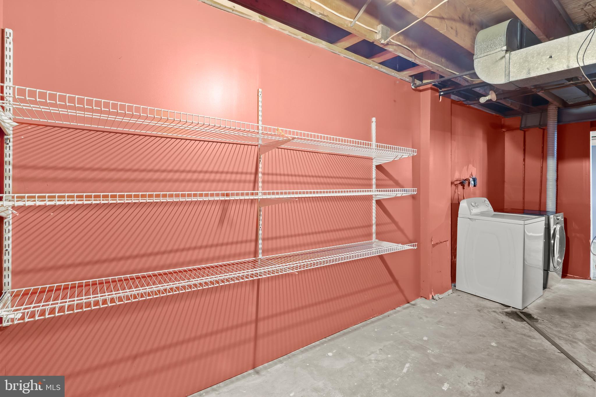 LAURELTON - Residential