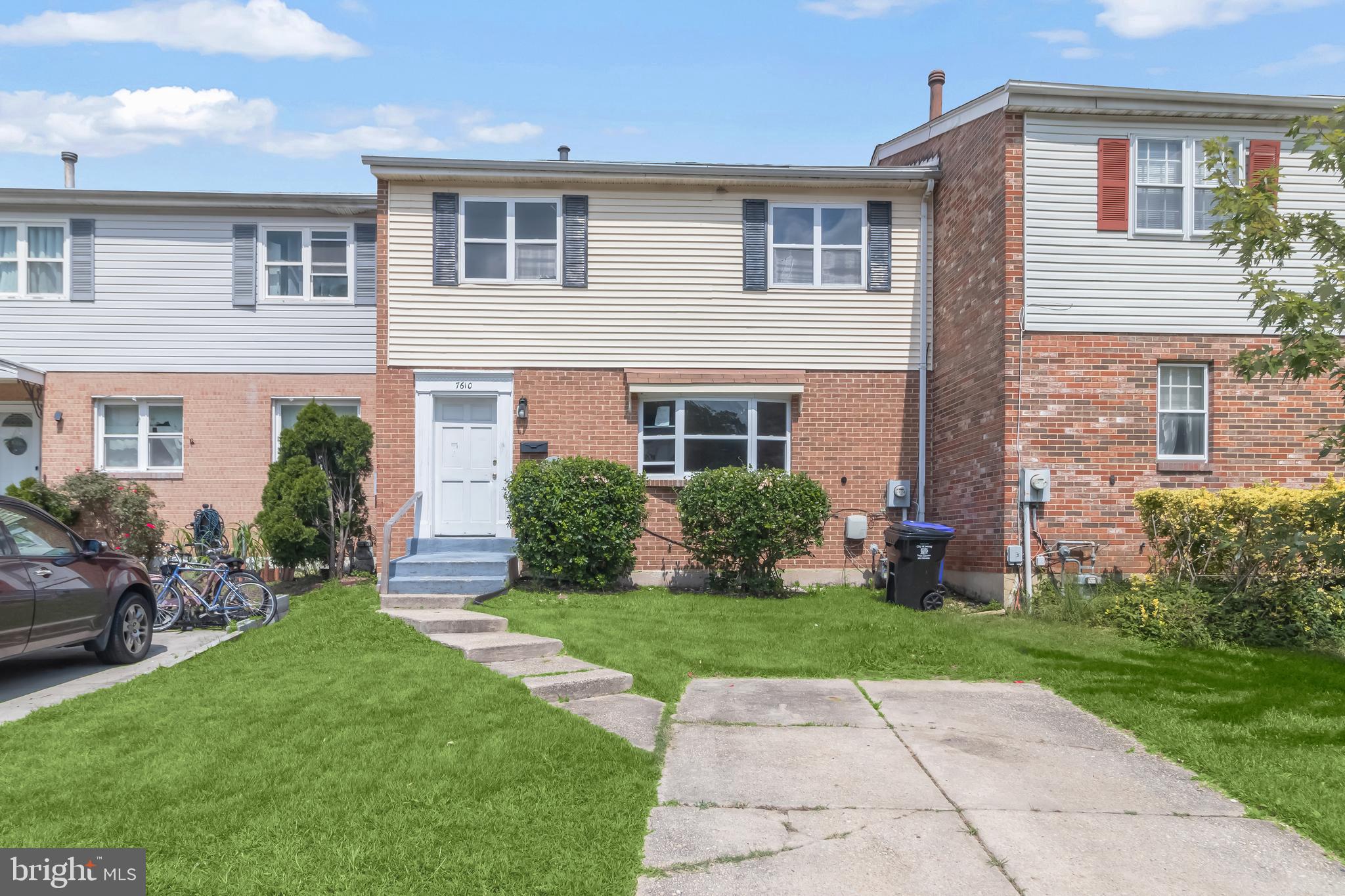 LAURELTON - Residential