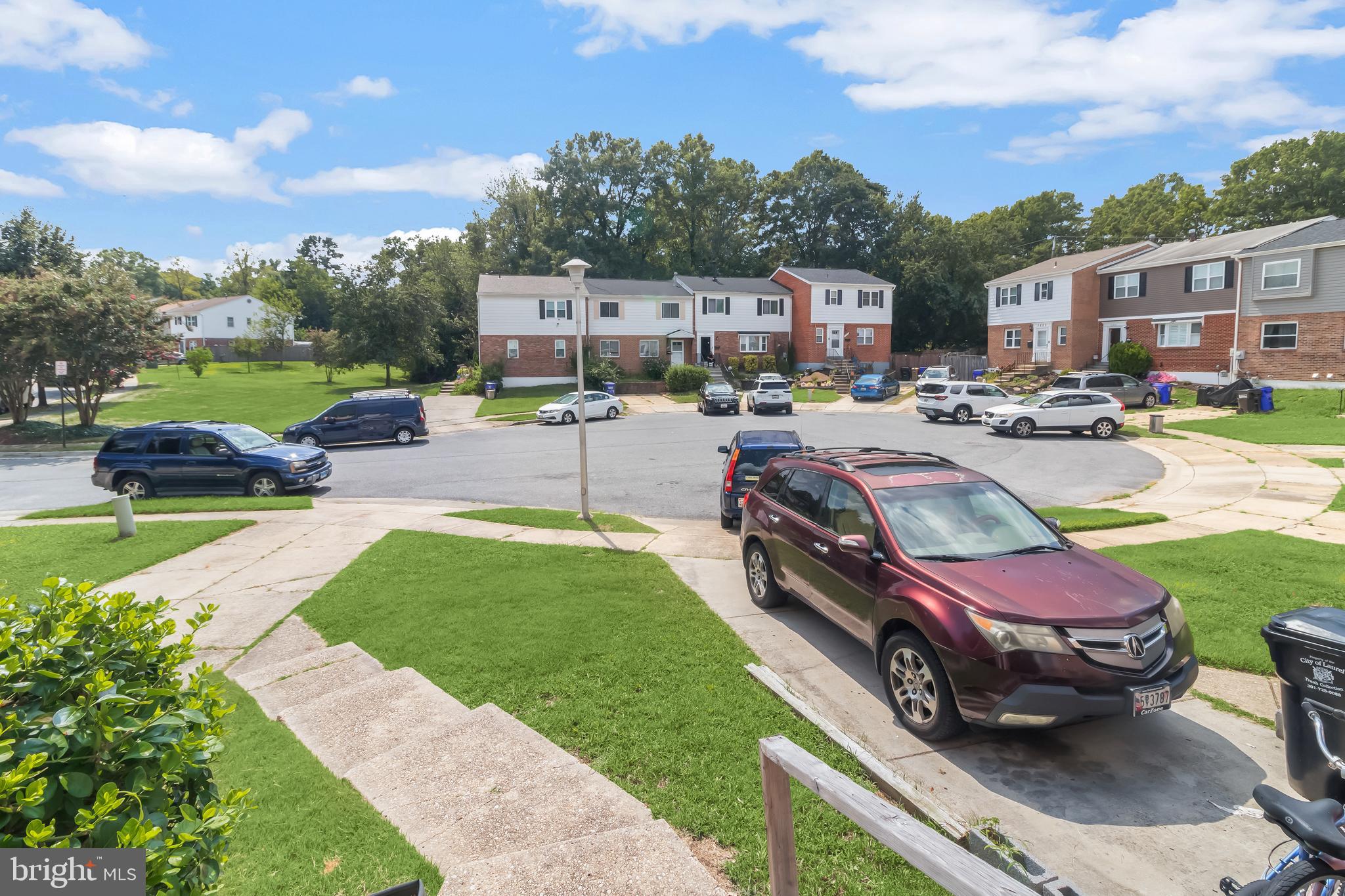 LAURELTON - Residential