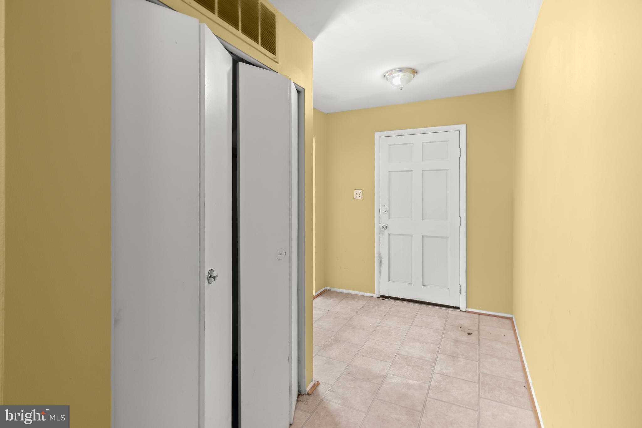 LAURELTON - Residential