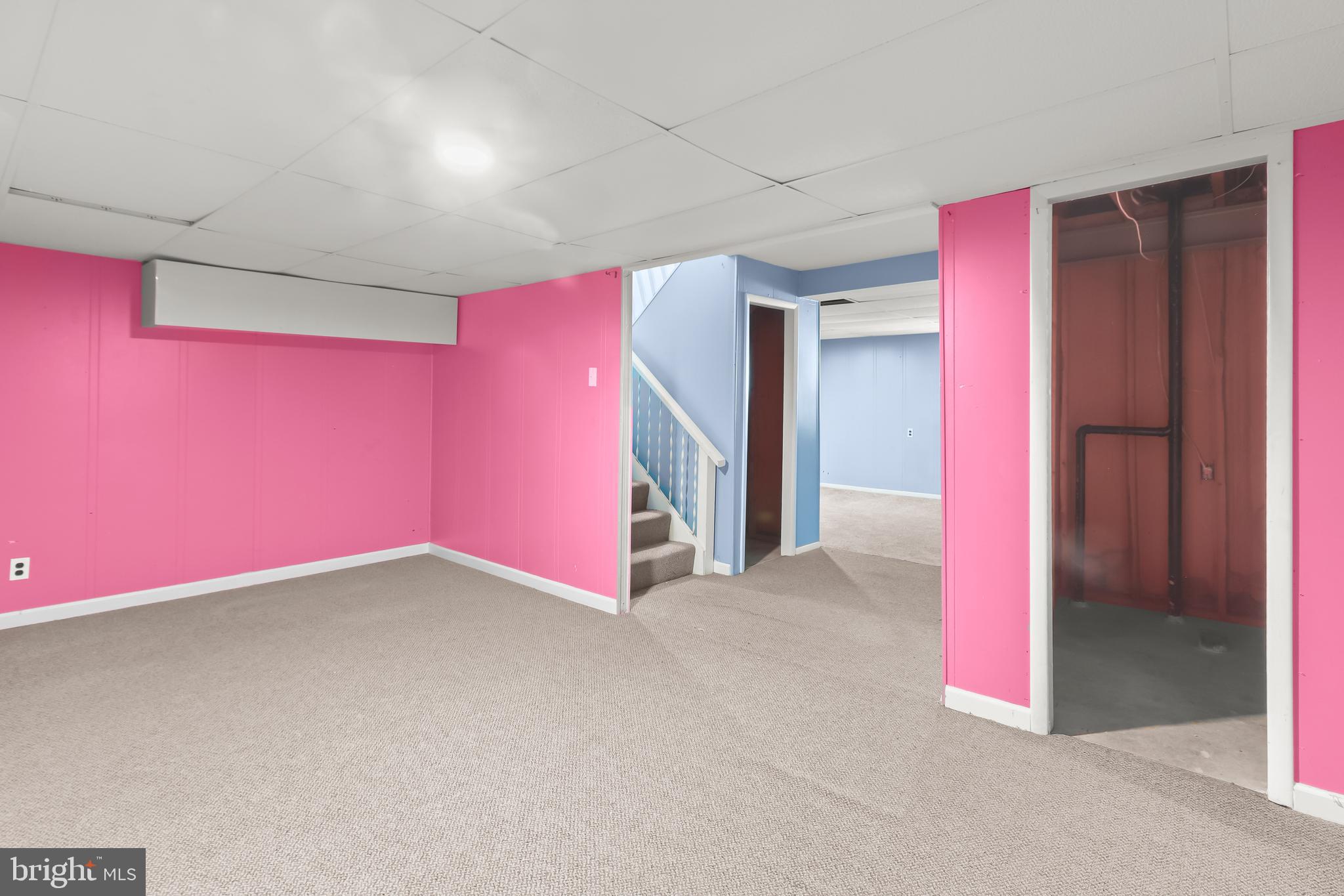 LAURELTON - Residential