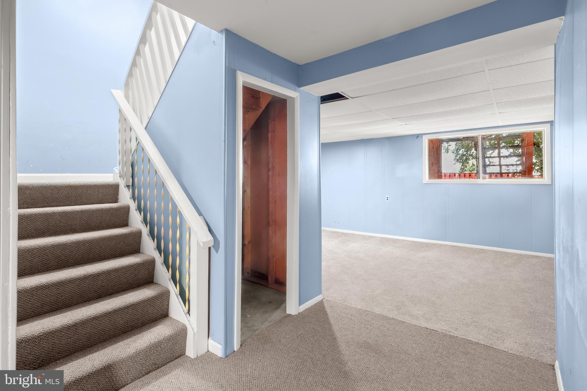 LAURELTON - Residential