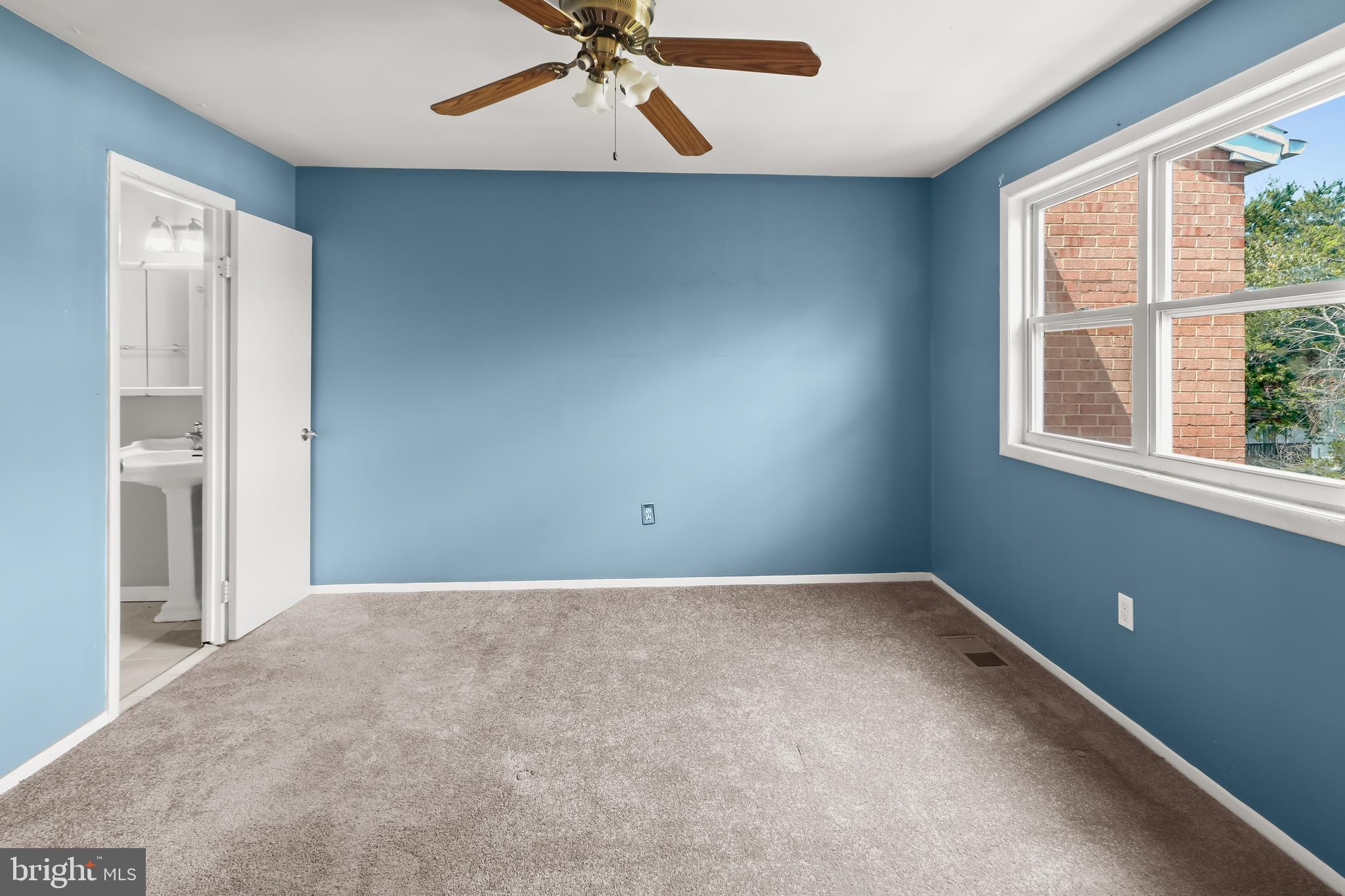 LAURELTON - Residential