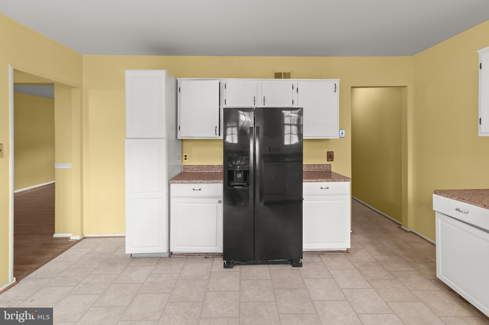 LAURELTON - Residential