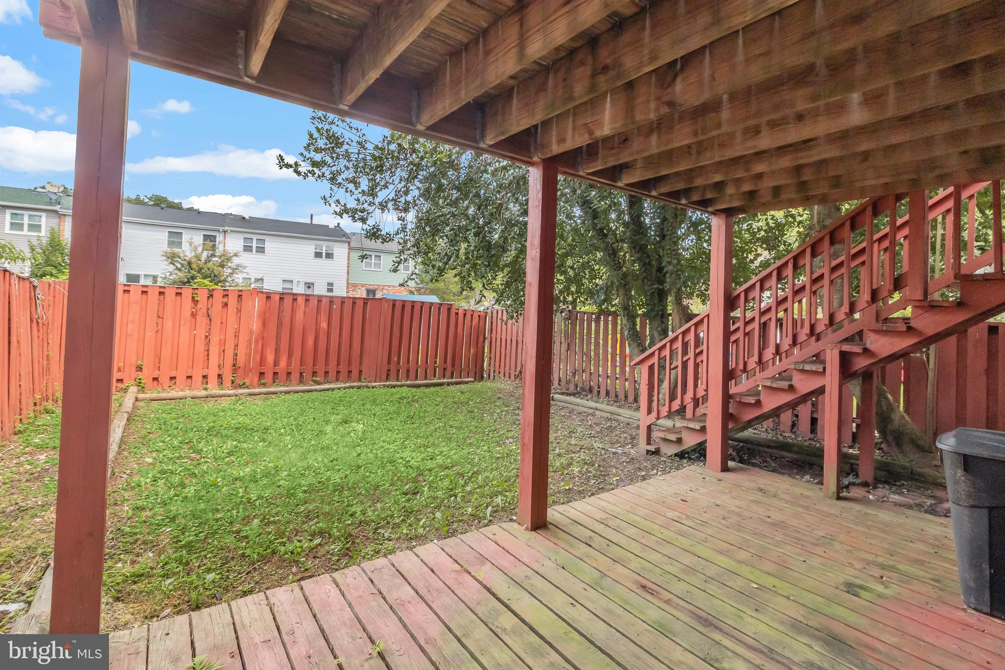 LAURELTON - Residential