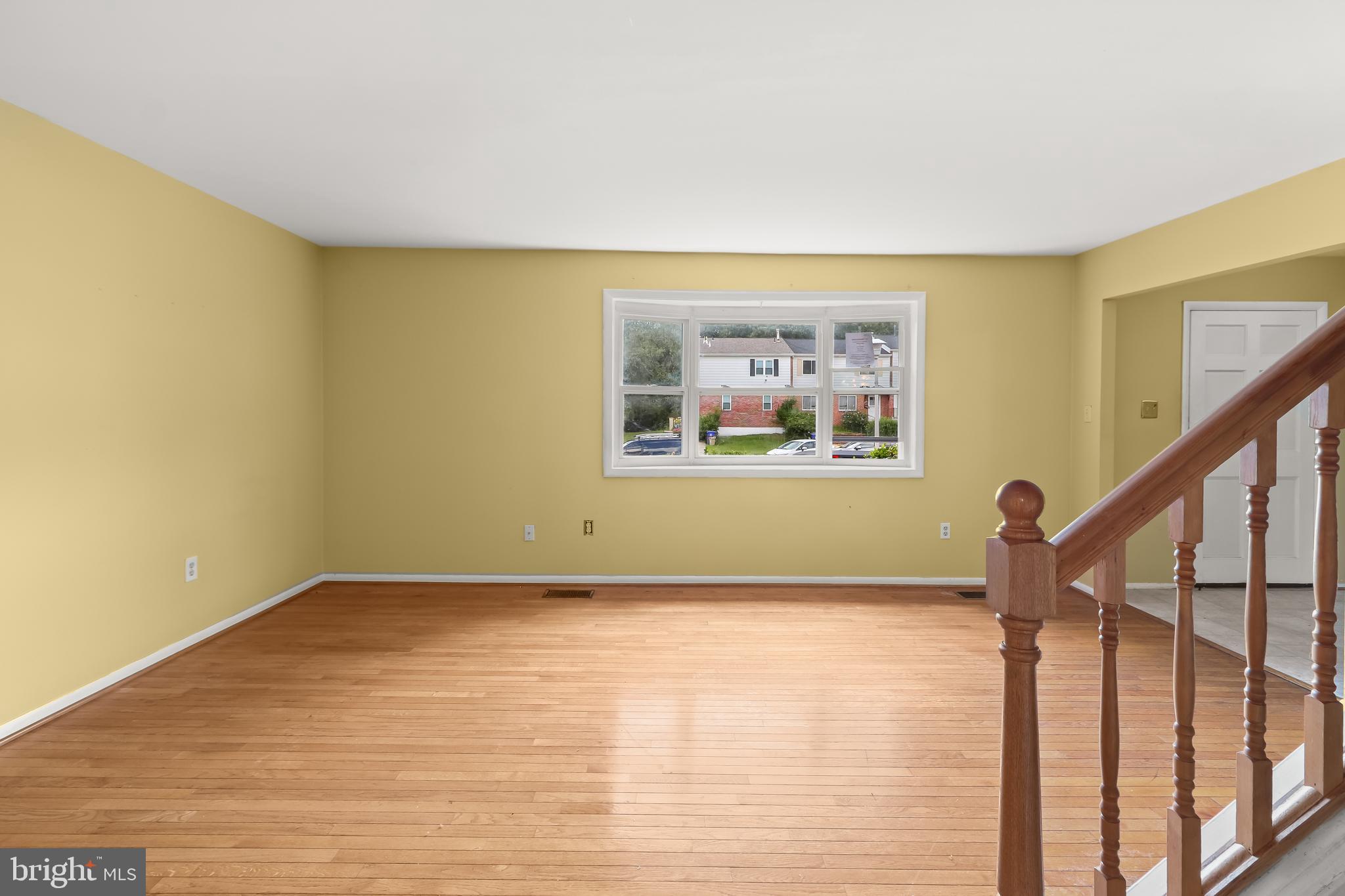 LAURELTON - Residential