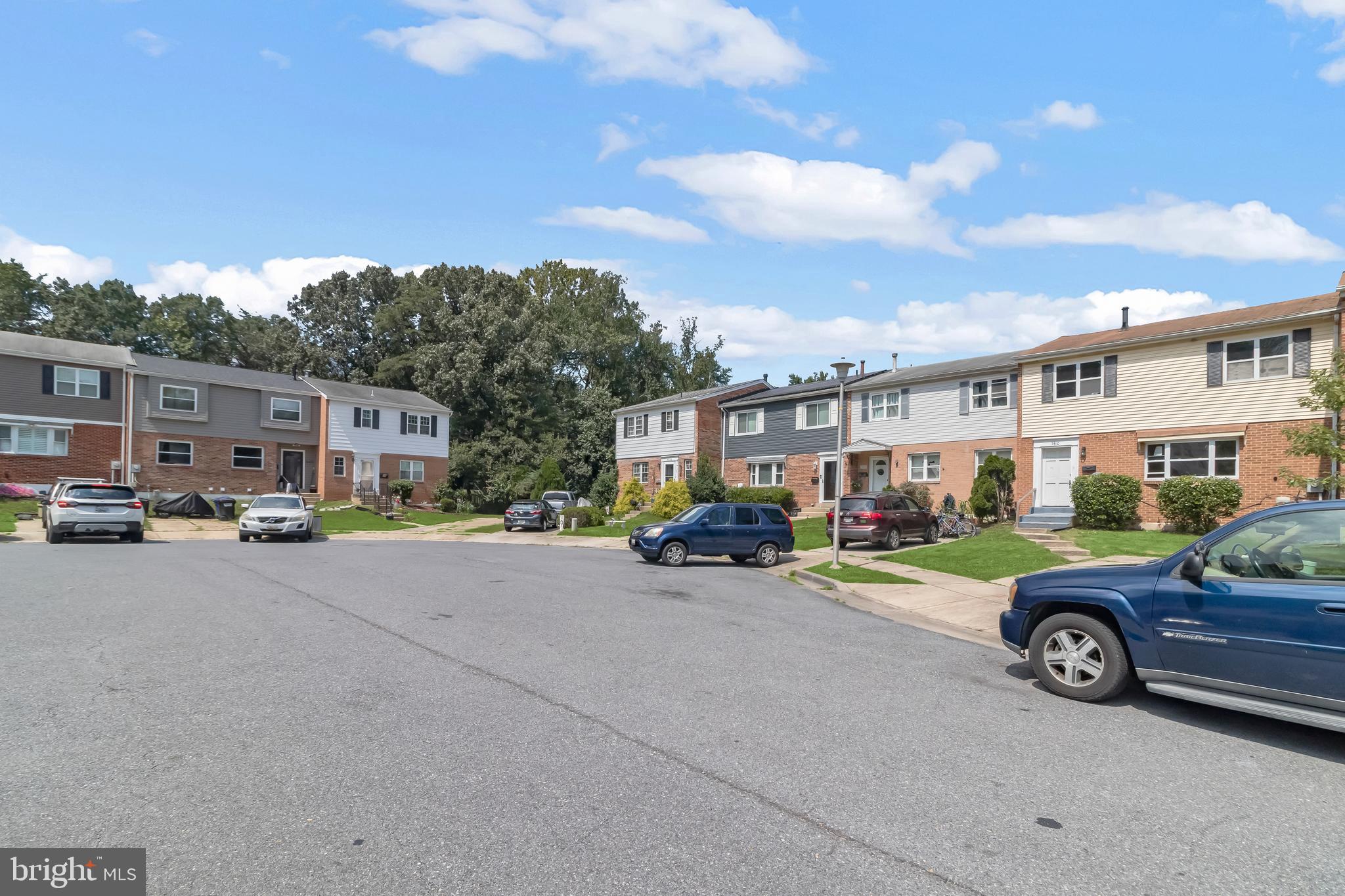 LAURELTON - Residential