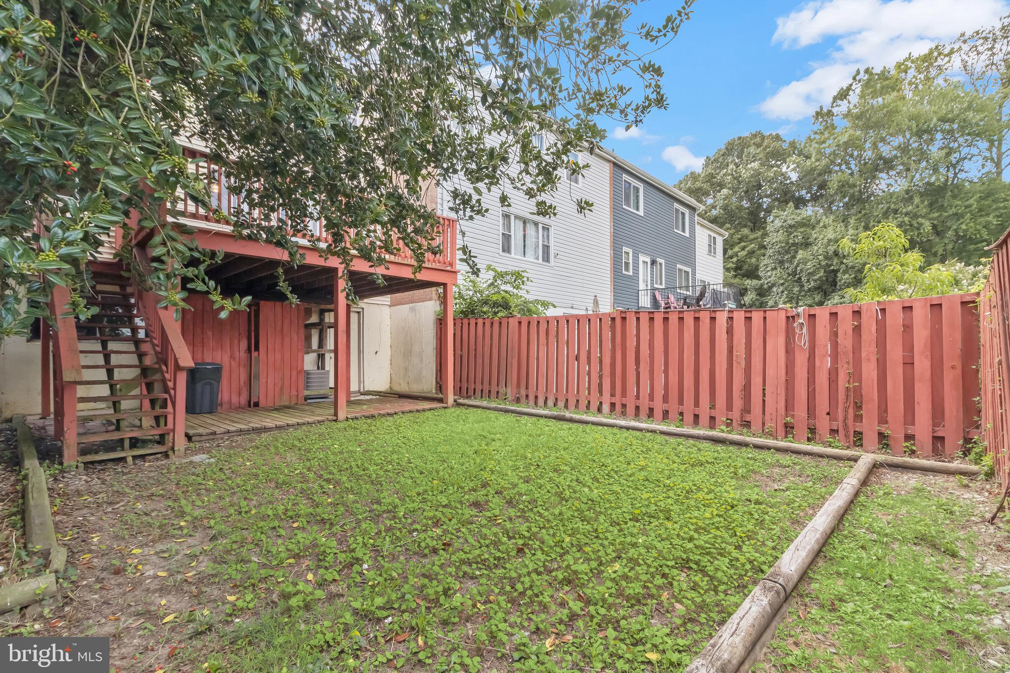 LAURELTON - Residential