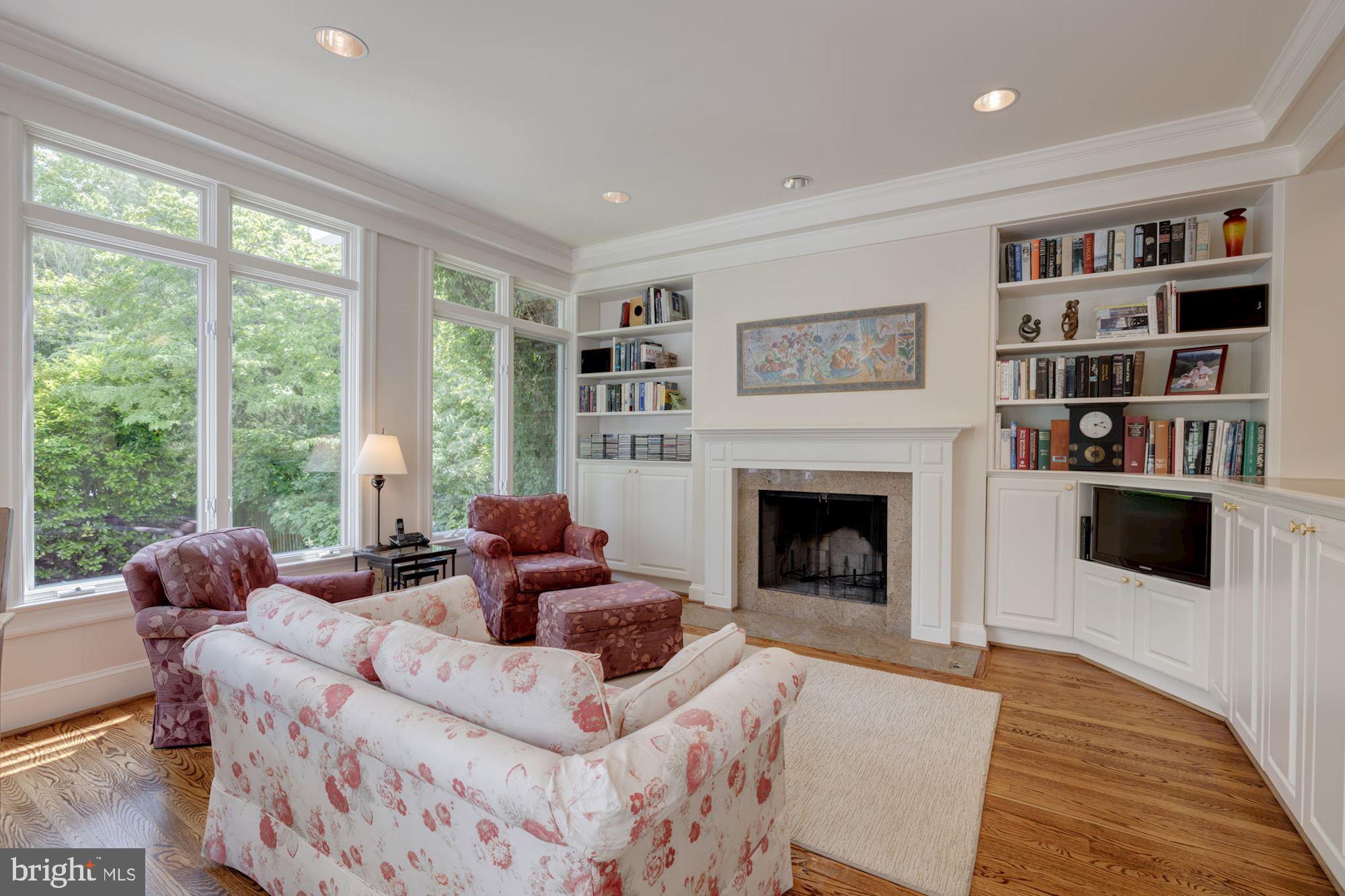 CHEVY CHASE - Residential