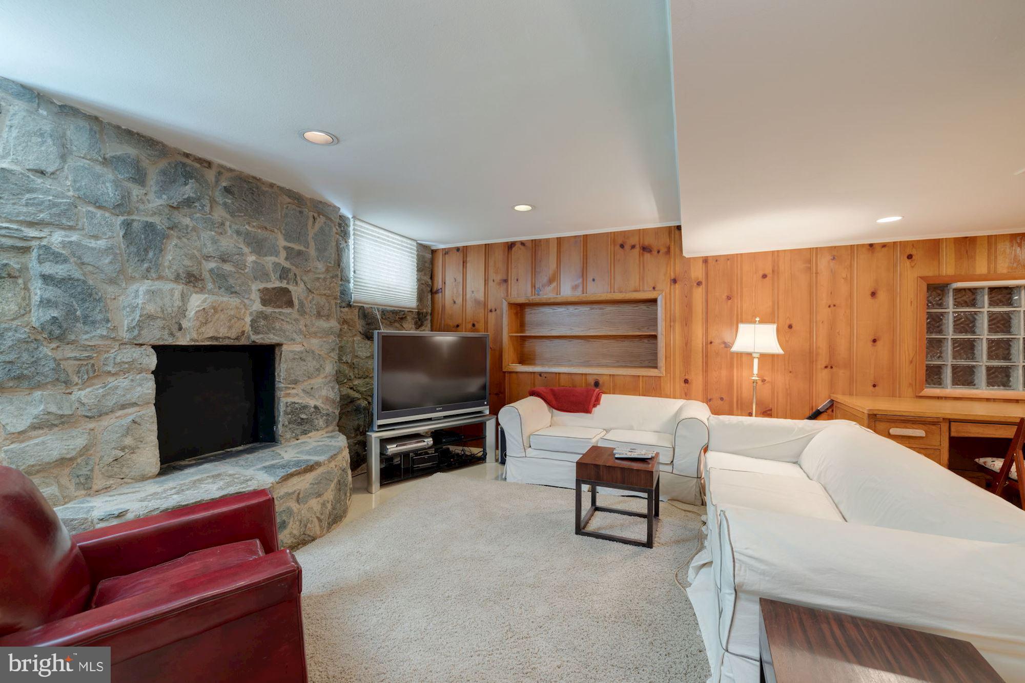 CHEVY CHASE - Residential