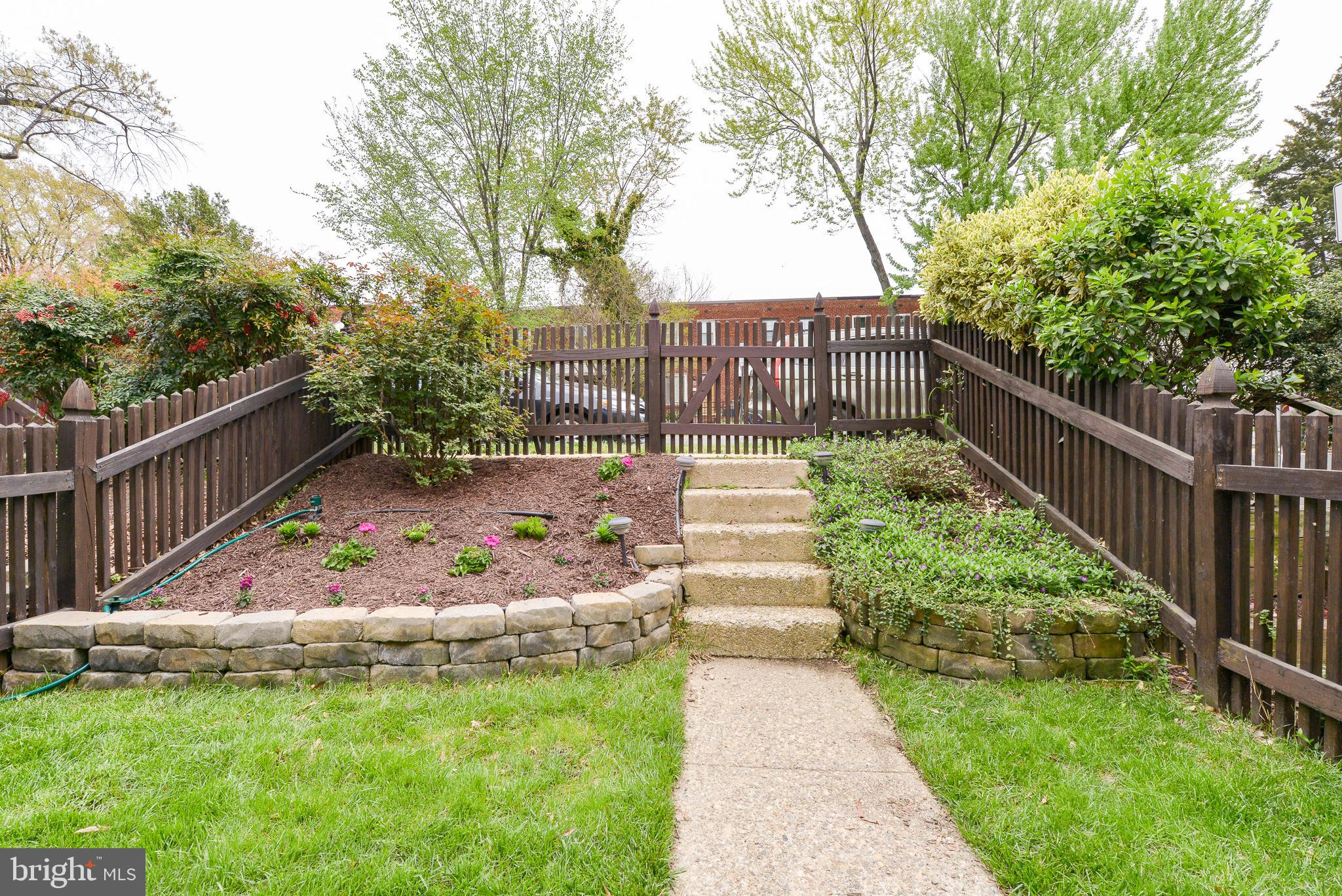 OLD TOWN ALEXANDRIA - Residential Lease