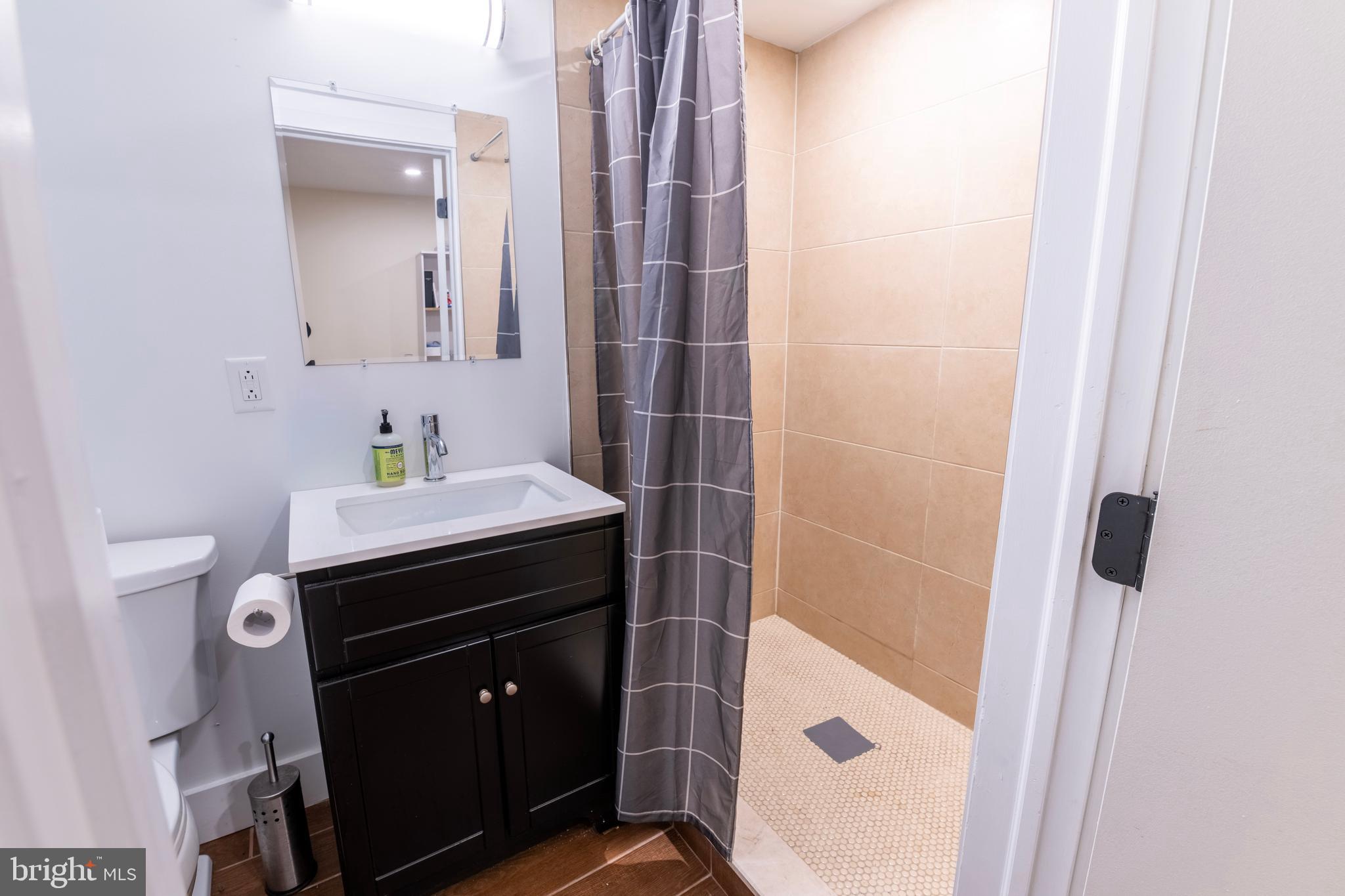 EAST FALLS - Residential