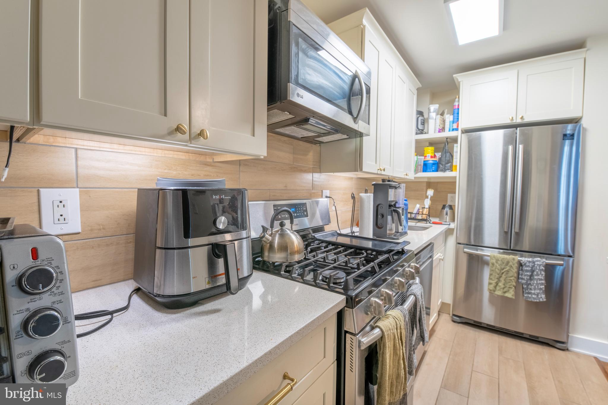 EAST FALLS - Residential