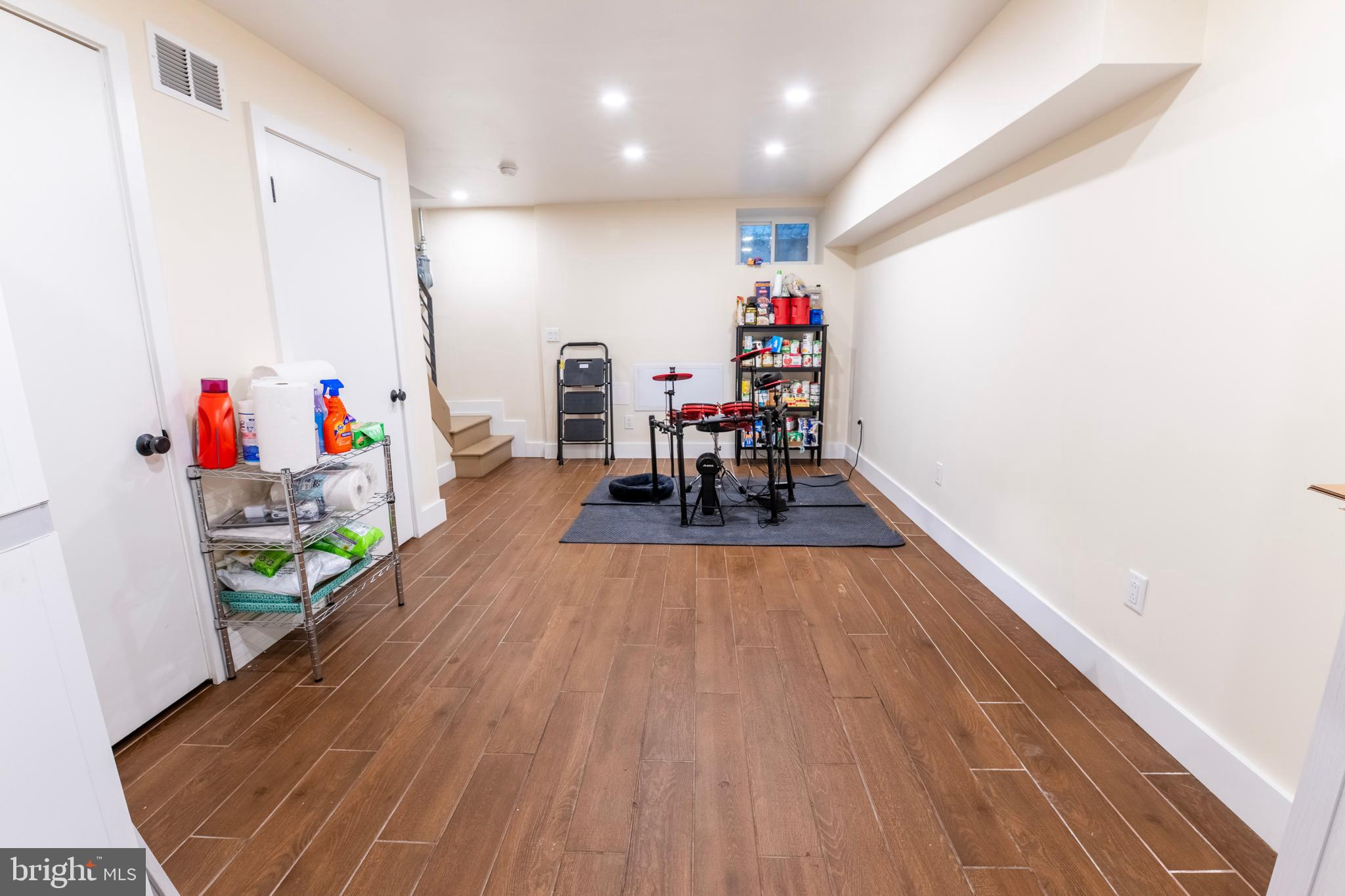 EAST FALLS - Residential