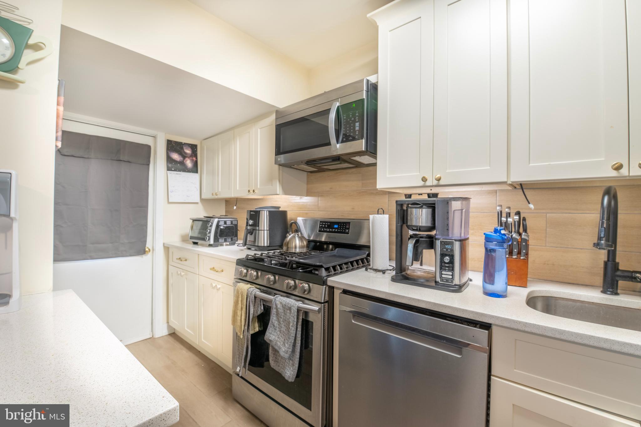 EAST FALLS - Residential