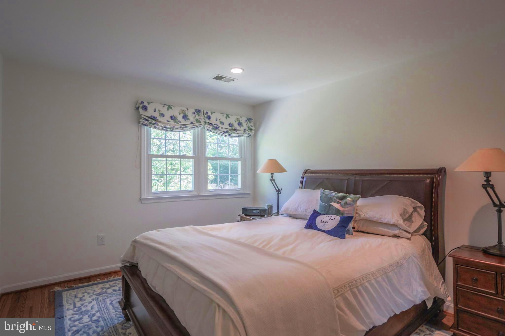 MC LEAN HUNT ESTATES - Residential