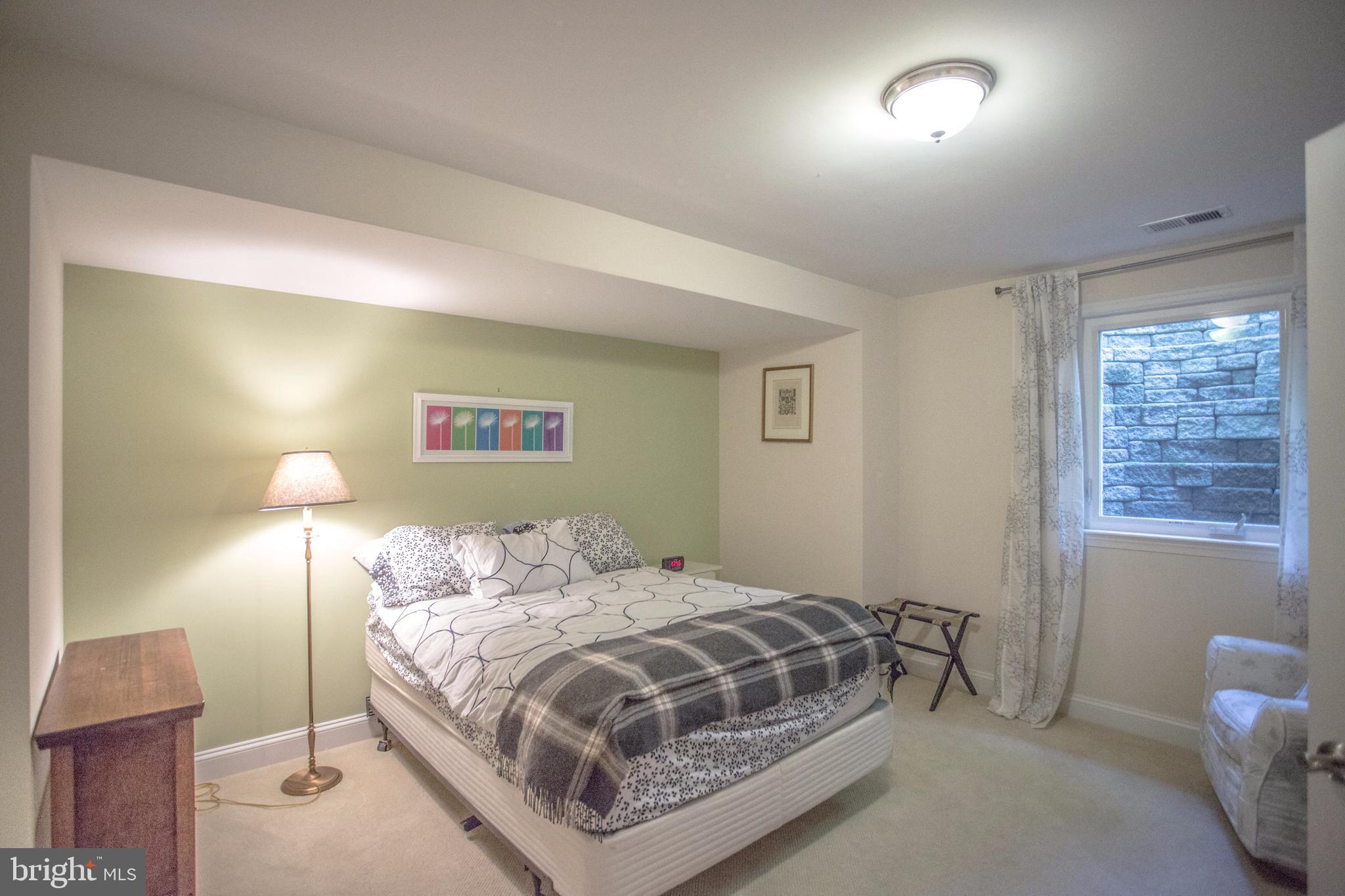 MC LEAN HUNT ESTATES - Residential