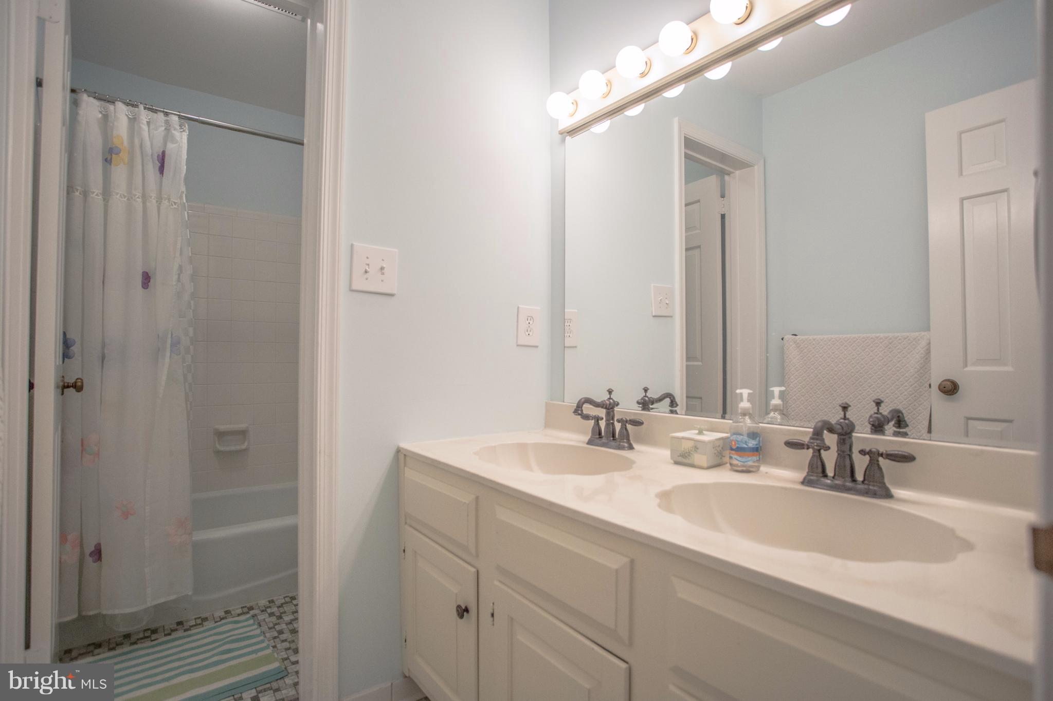 MC LEAN HUNT ESTATES - Residential