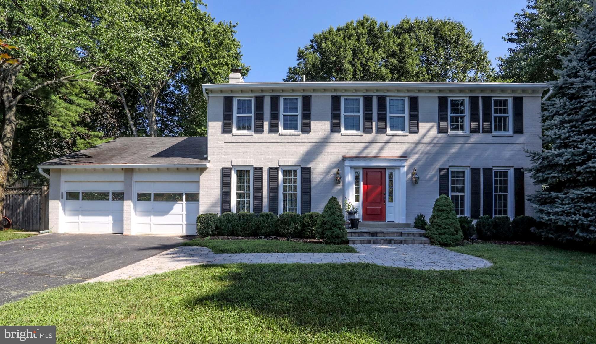 MC LEAN HUNT ESTATES - Residential