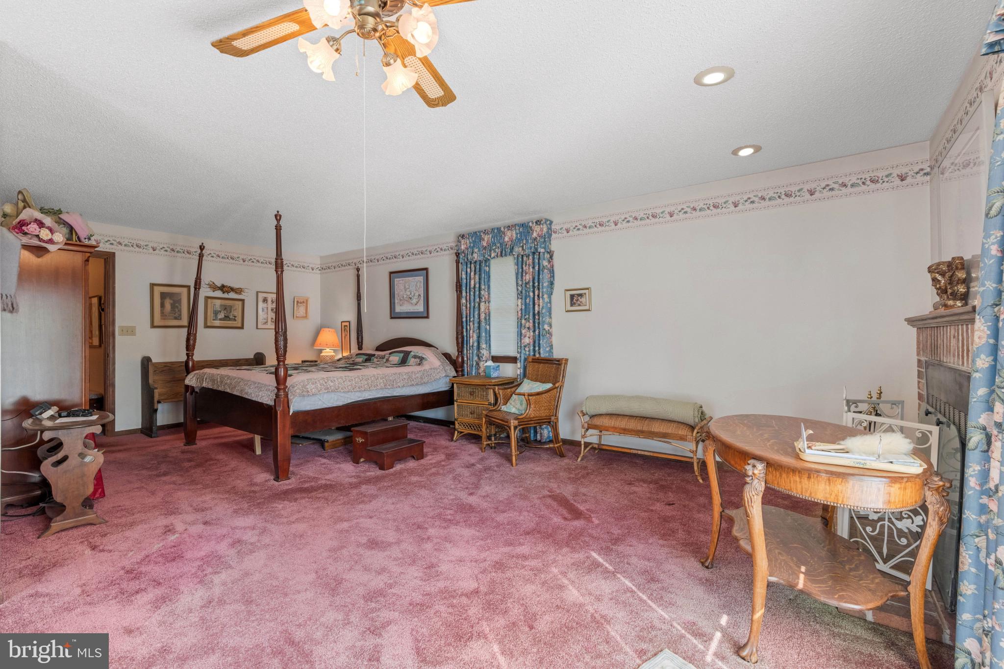 HICKORY DALE ACRES - Residential