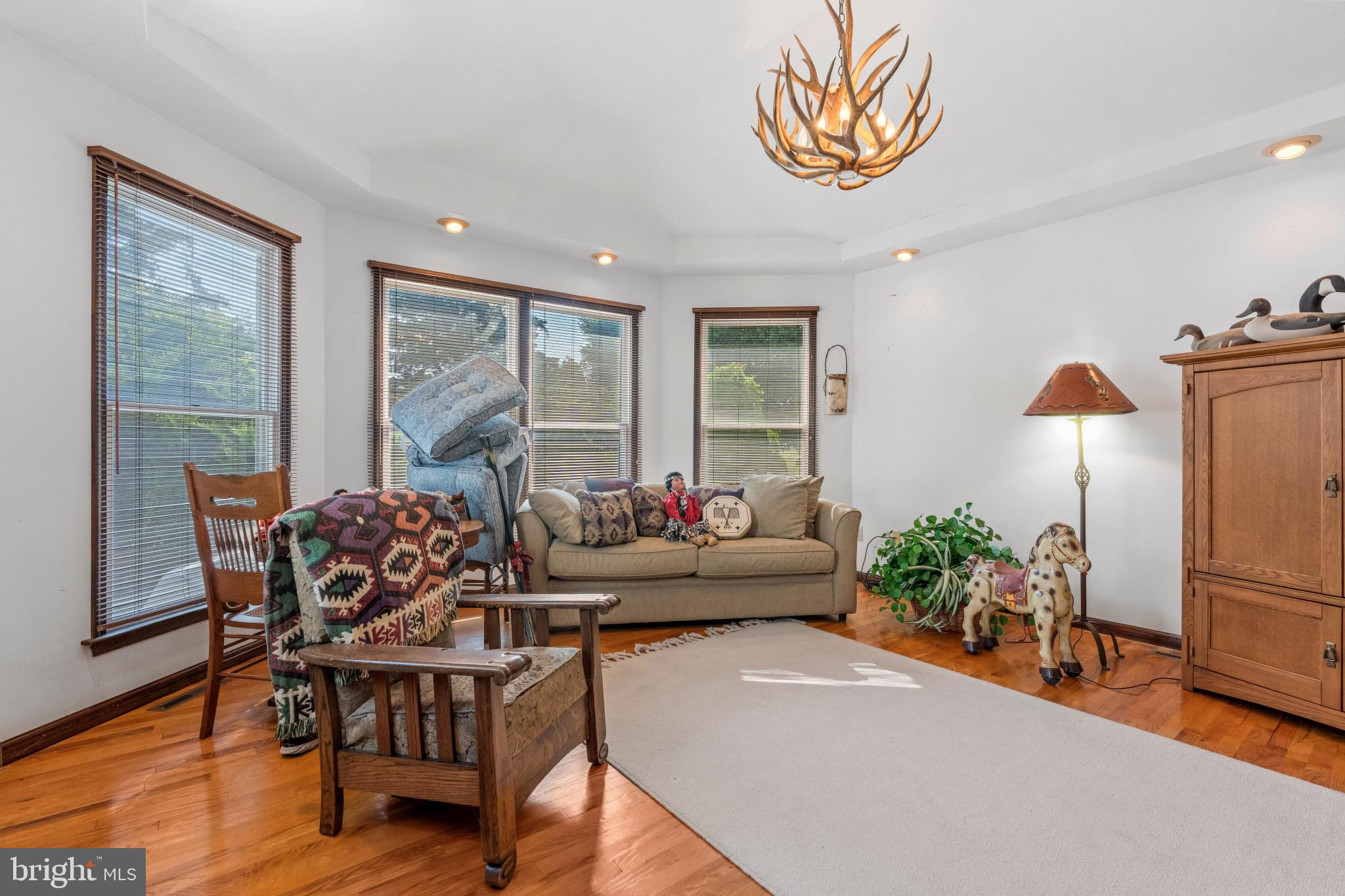 HICKORY DALE ACRES - Residential