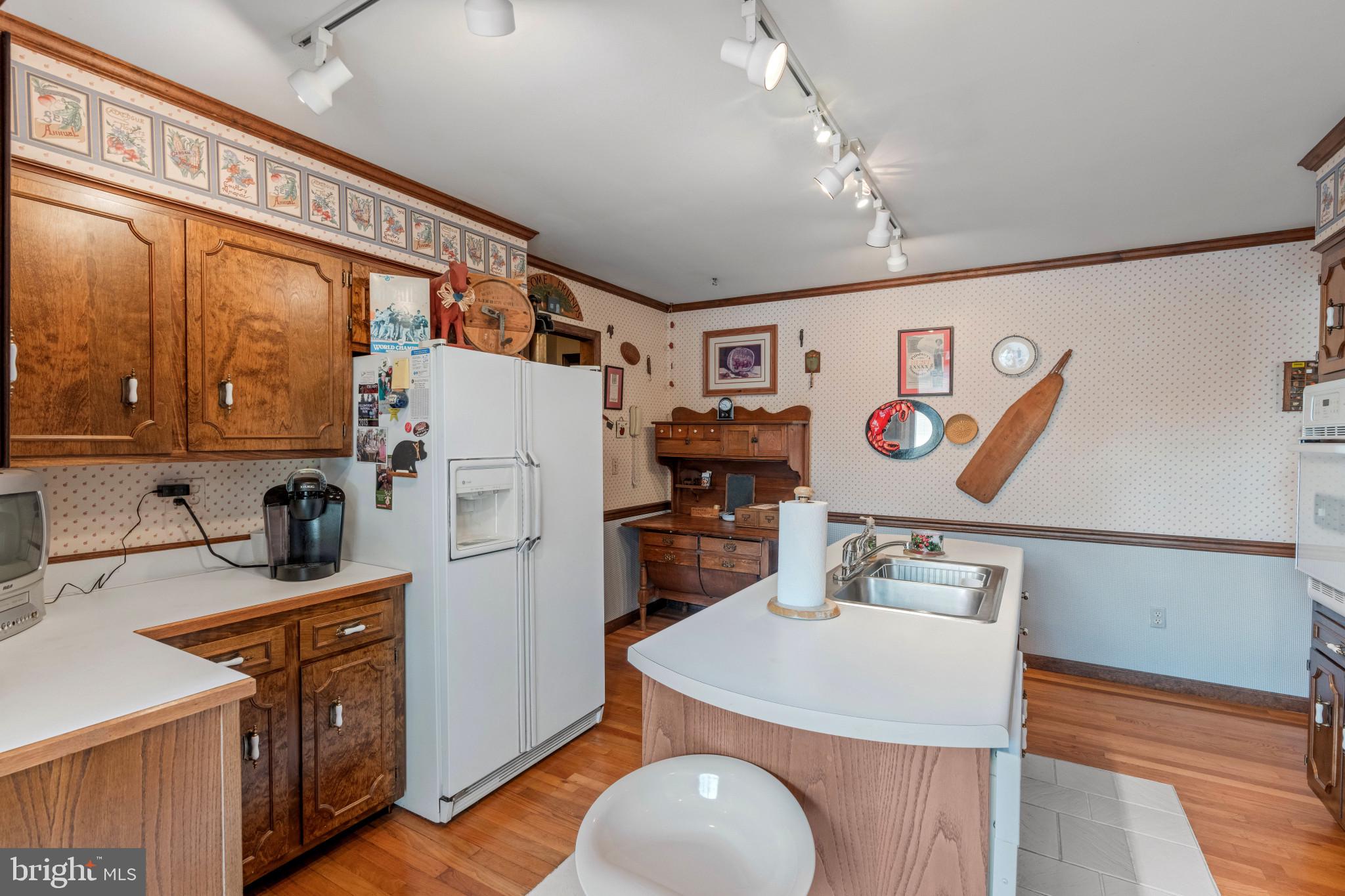 HICKORY DALE ACRES - Residential