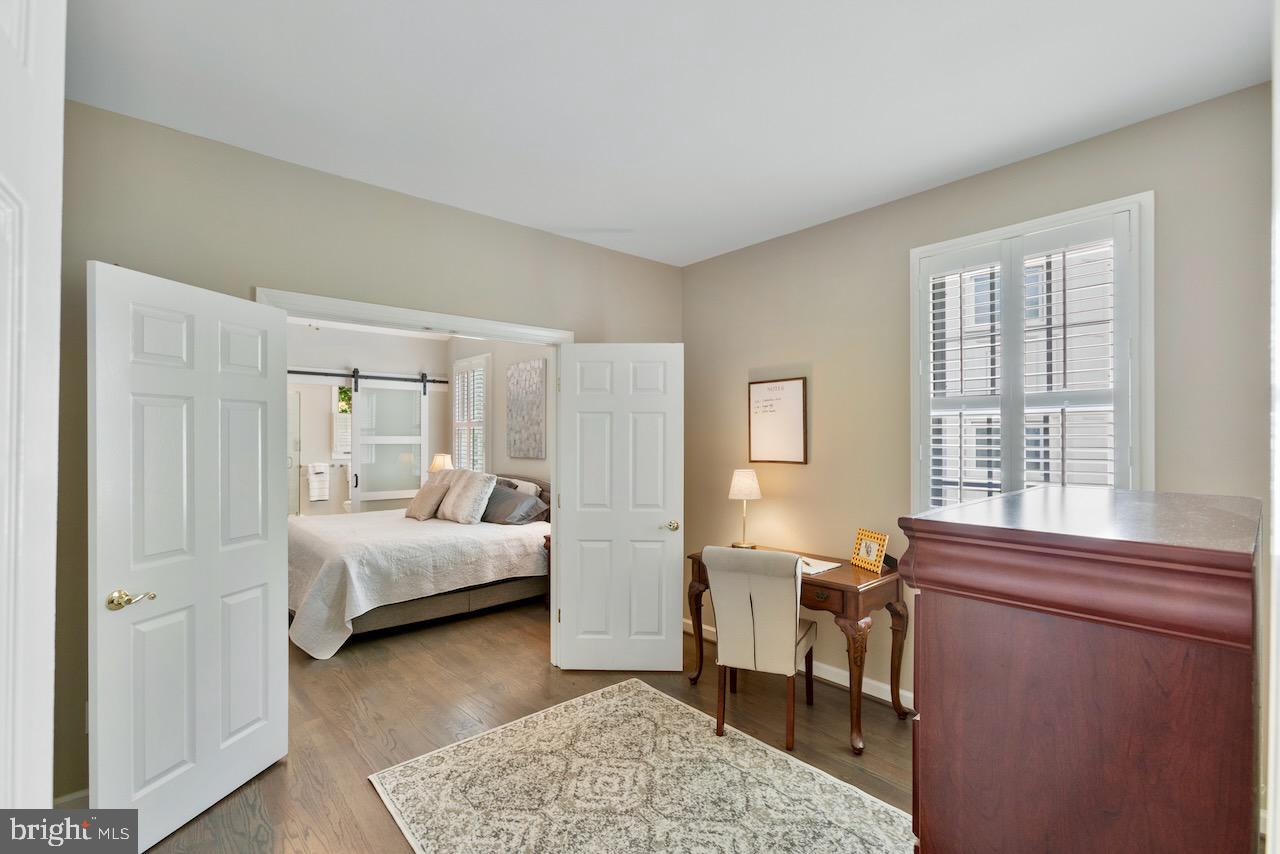 ASHBURN VILLAGE - Residential