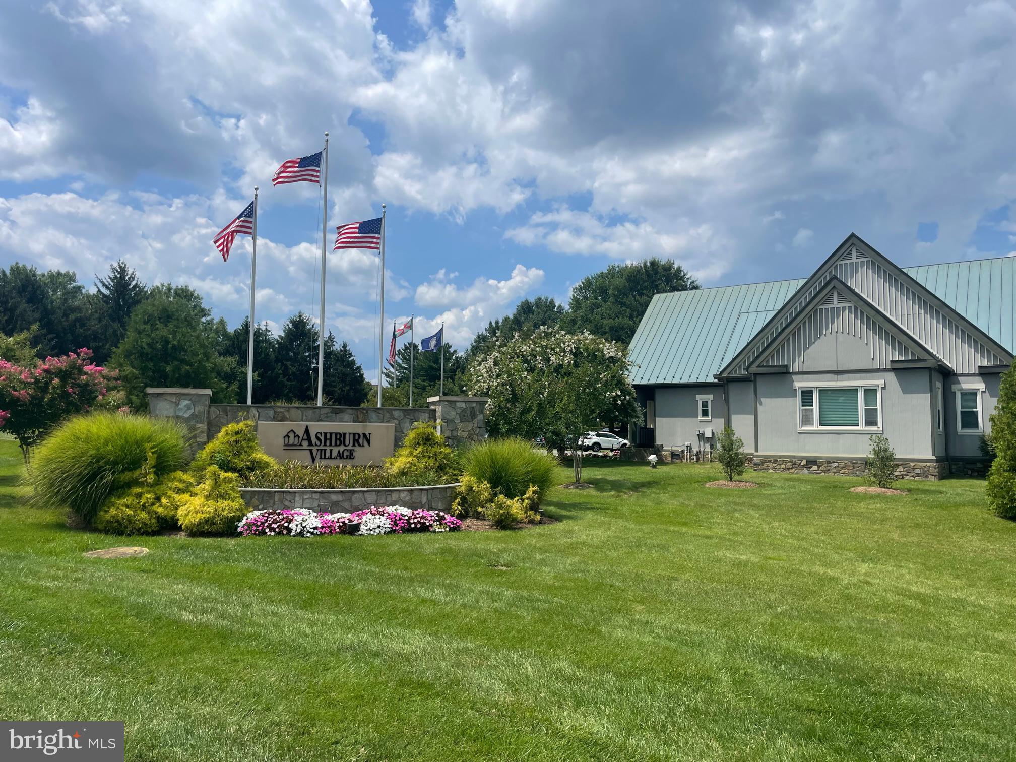 ASHBURN VILLAGE - Residential