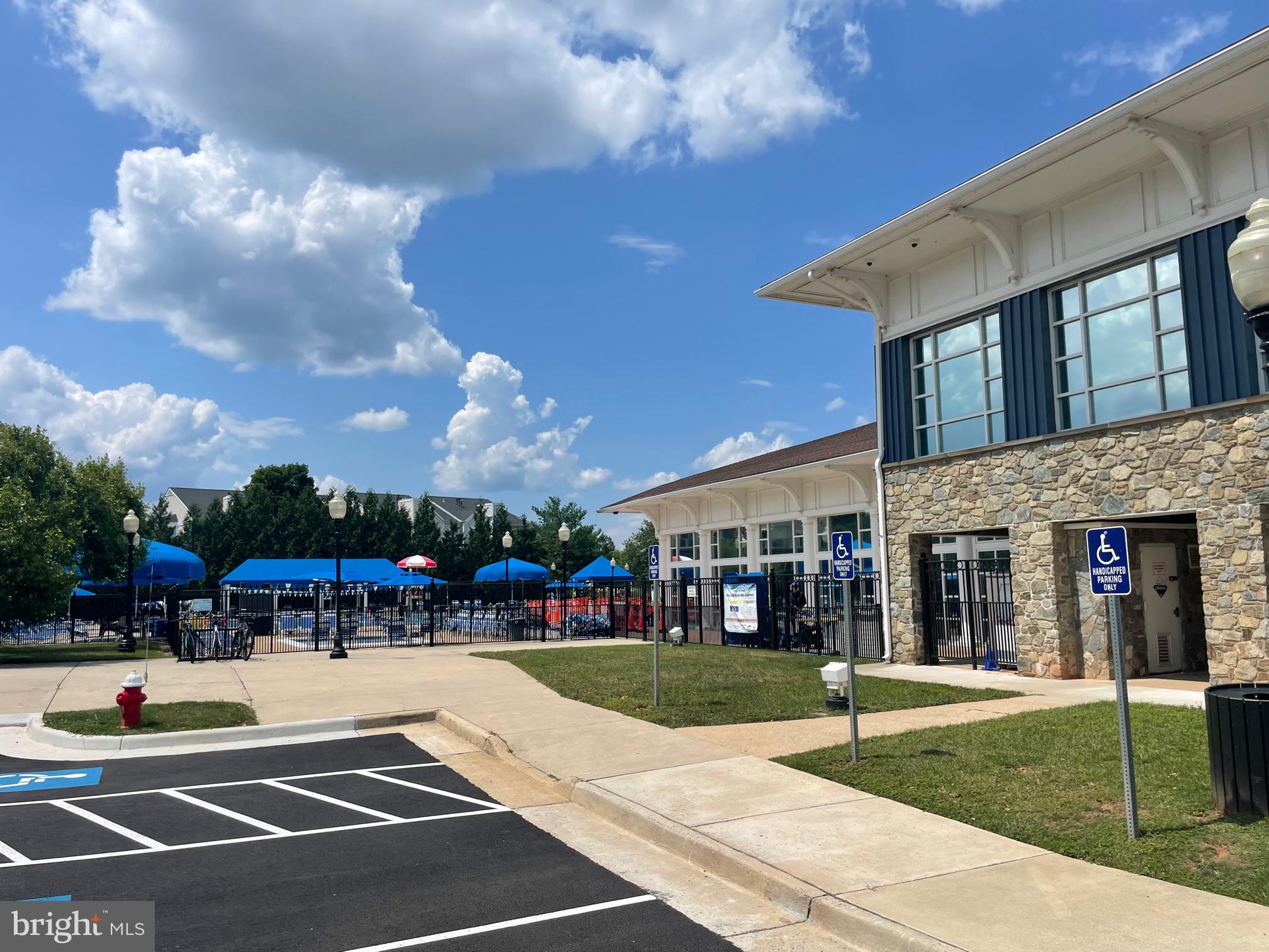 ASHBURN VILLAGE - Residential