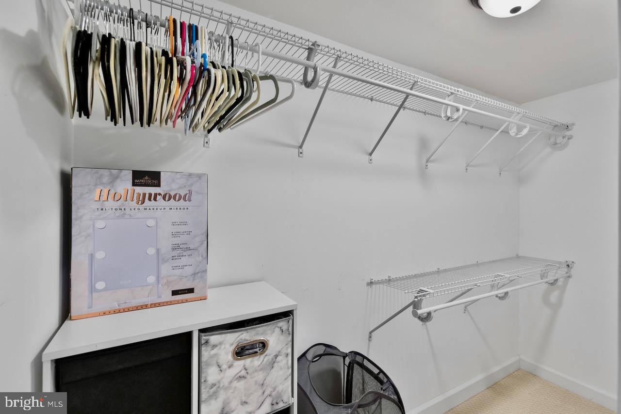 ASHBURN VILLAGE - Residential