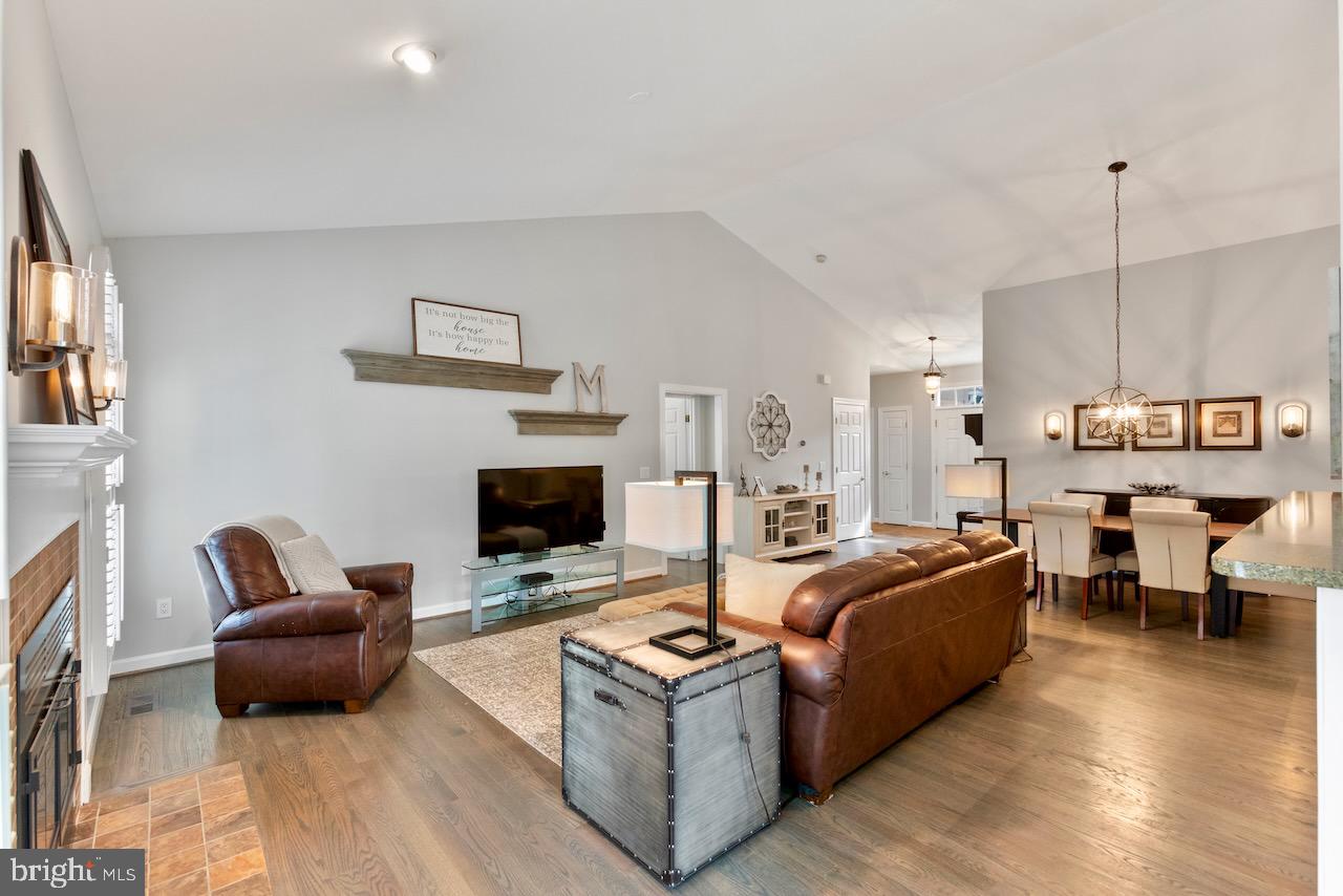 ASHBURN VILLAGE - Residential