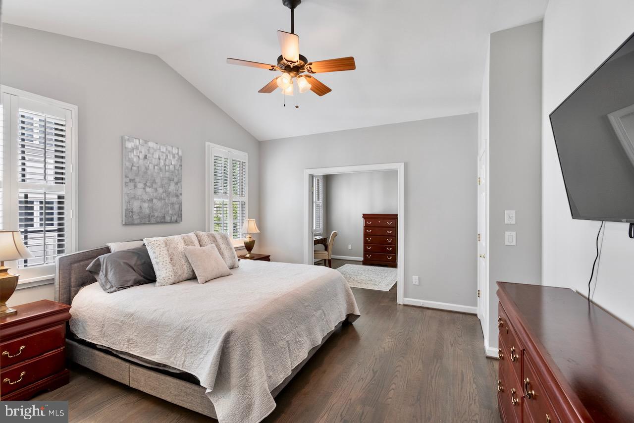 ASHBURN VILLAGE - Residential