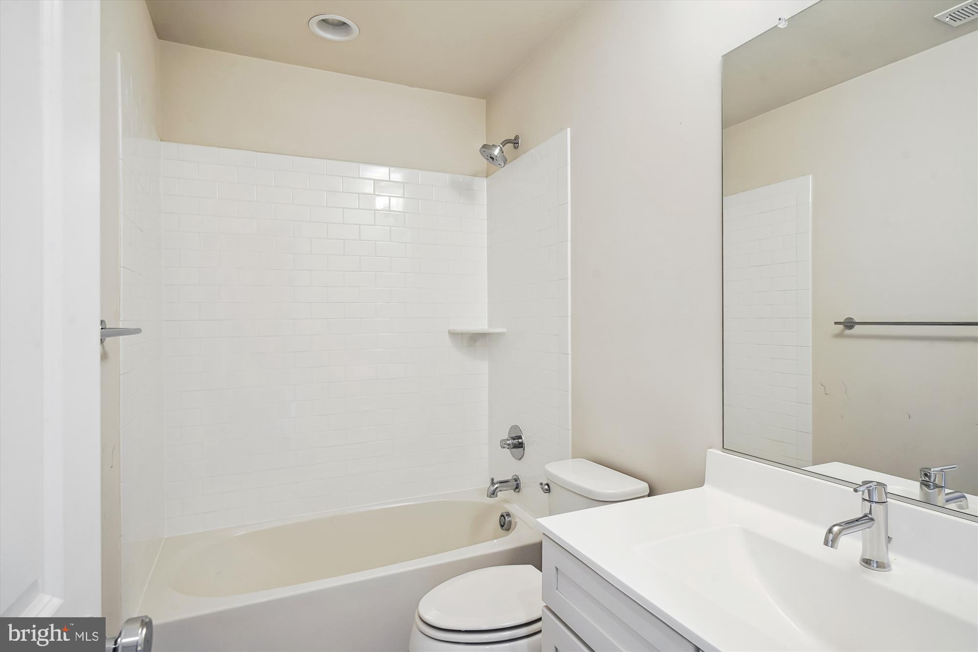 SENECA FOREST - Residential Lease