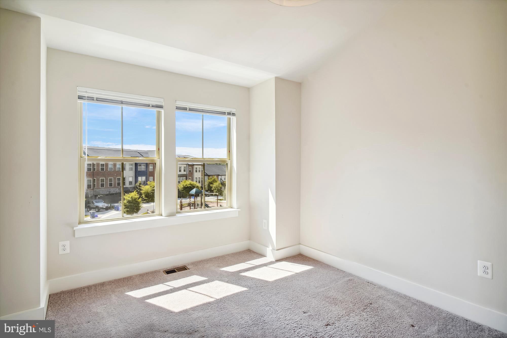 SENECA FOREST - Residential Lease