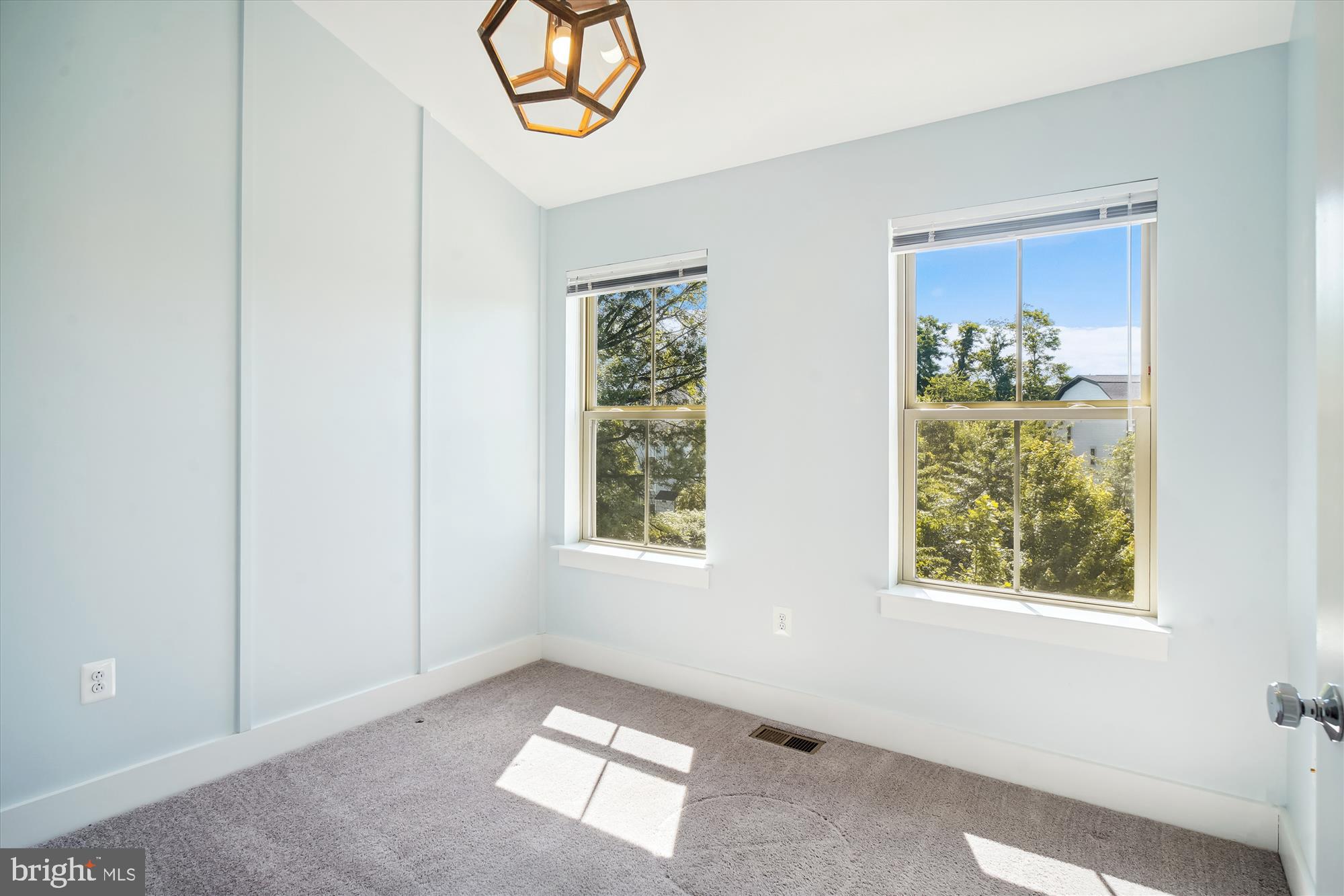 SENECA FOREST - Residential Lease