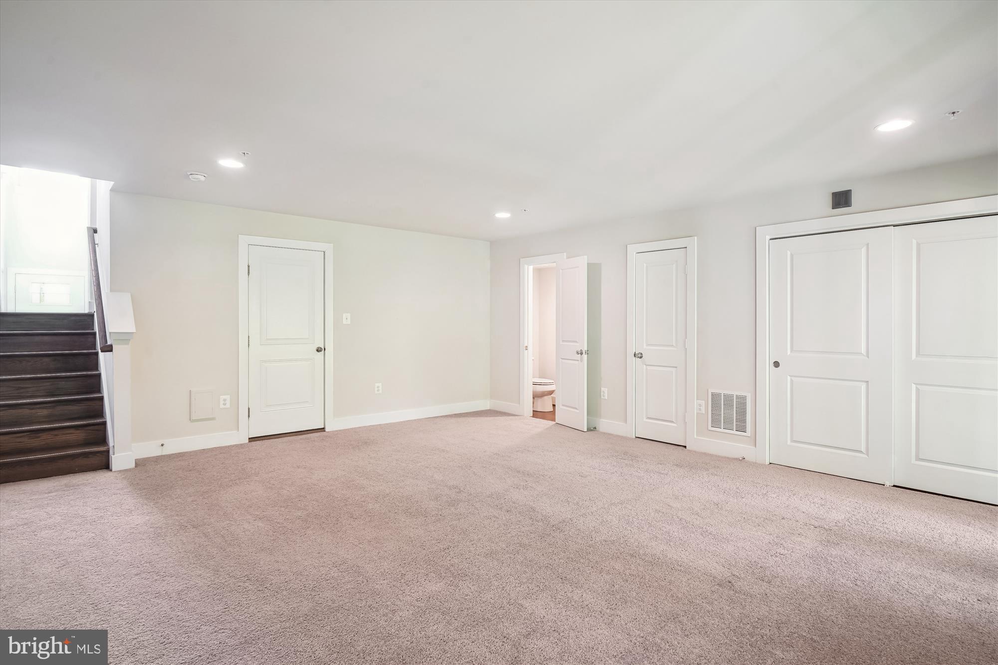 SENECA FOREST - Residential Lease