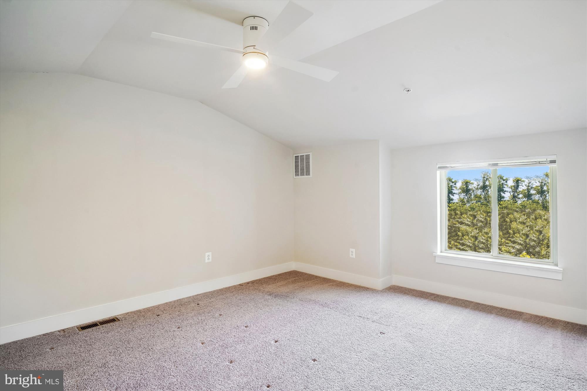 SENECA FOREST - Residential Lease