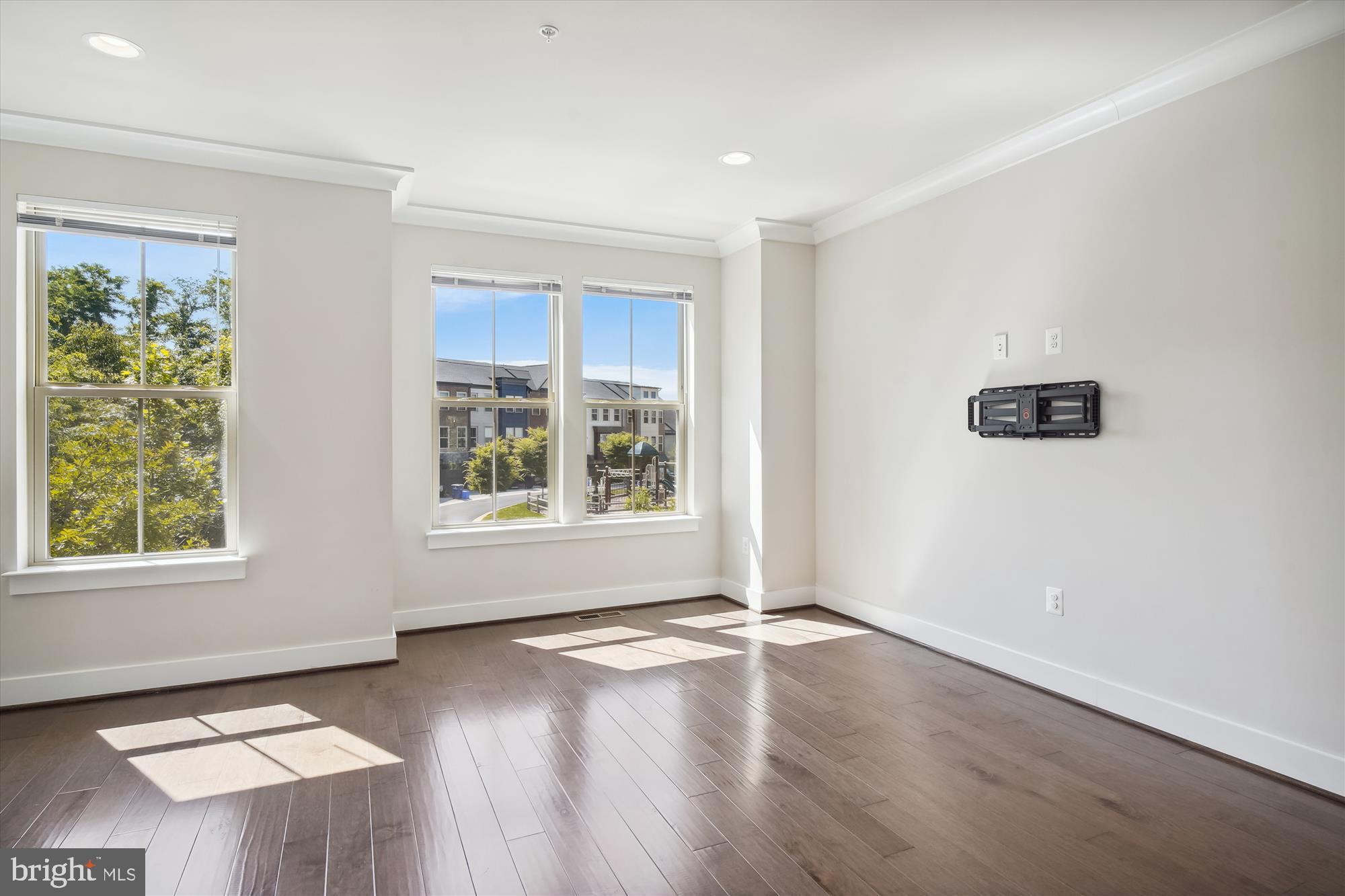 SENECA FOREST - Residential Lease