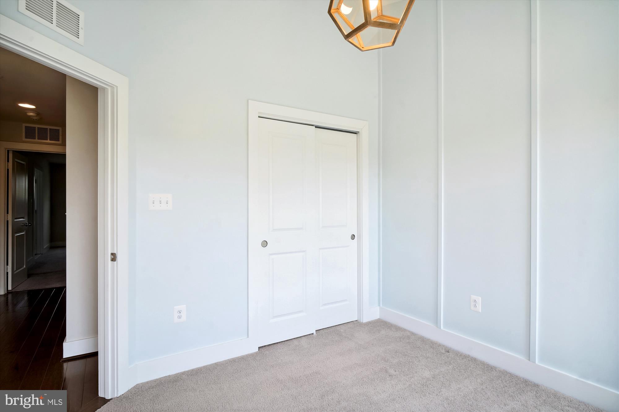 SENECA FOREST - Residential Lease