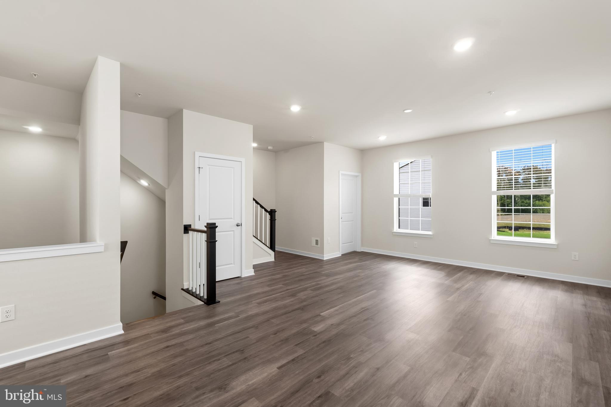 PINEGROVE - Residential