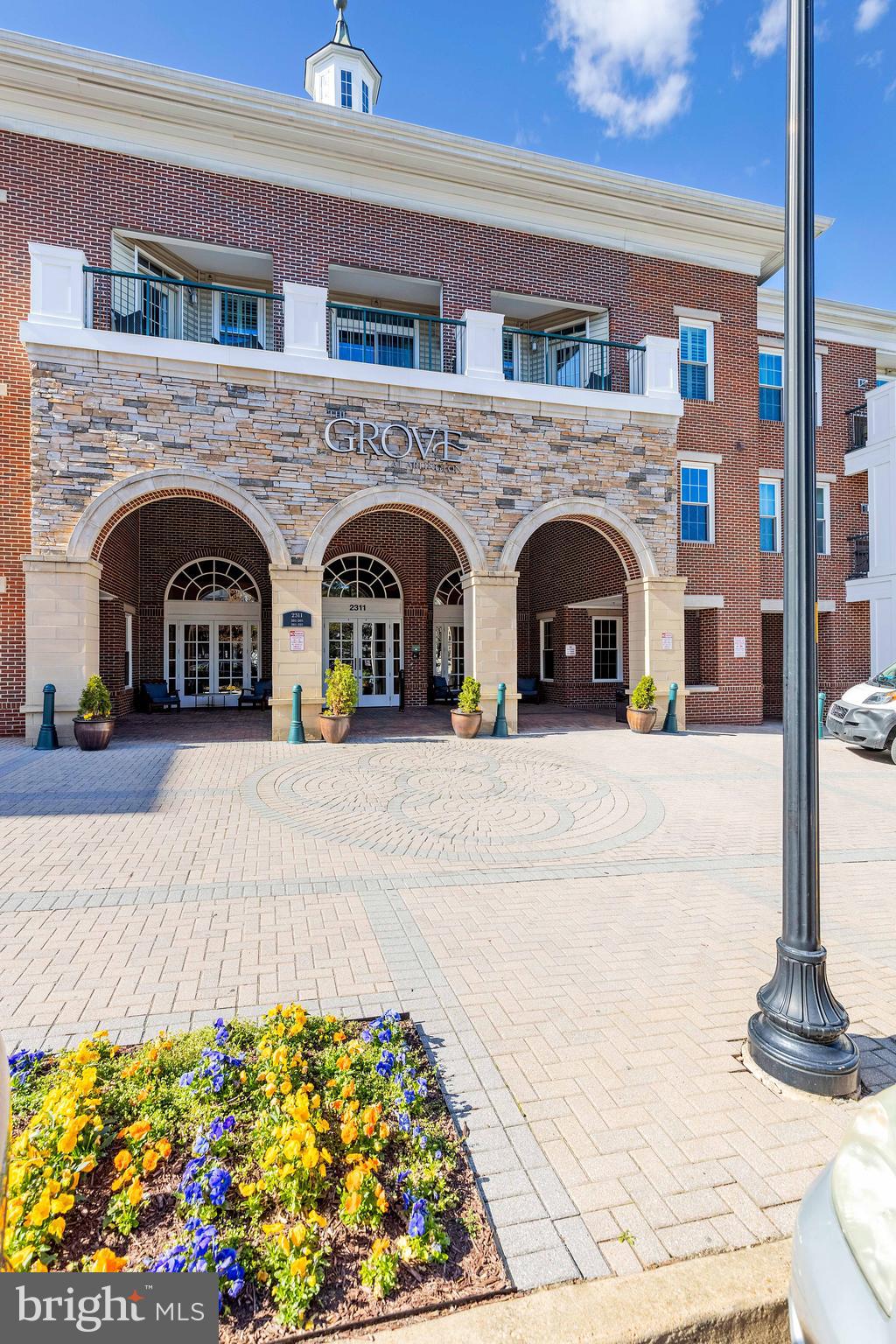 THE GROVE AT ARLINGTON - Residential Lease