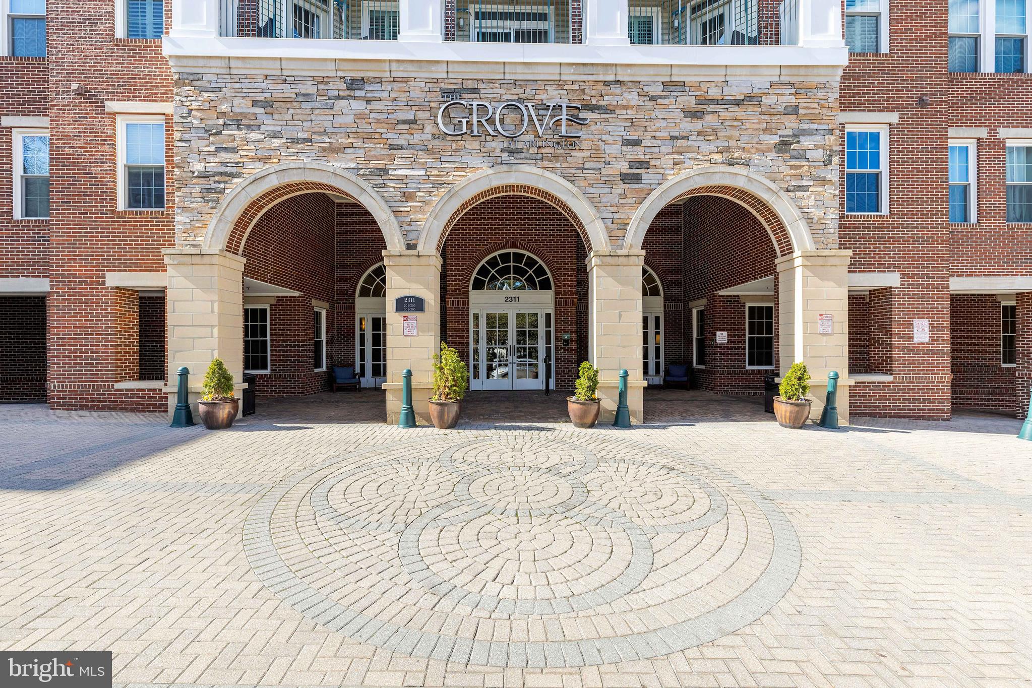 THE GROVE AT ARLINGTON - Residential Lease